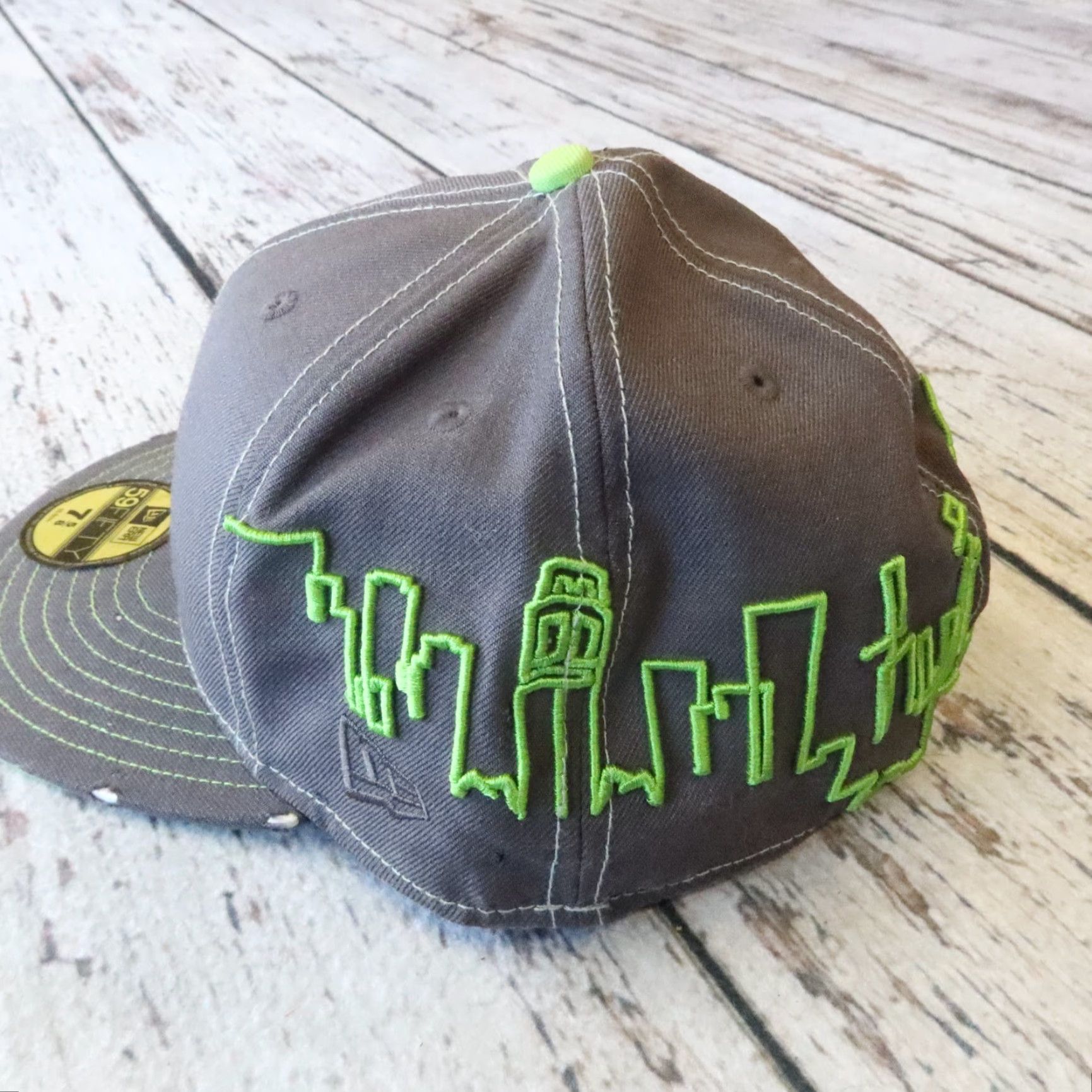 Huf VINTAGE HUF Skyline Fitted New Era Hat - One Size Gray - 2006 - Mens - Baseball Cap - pre-owned Size ONE SIZE - 6 Thumbnail