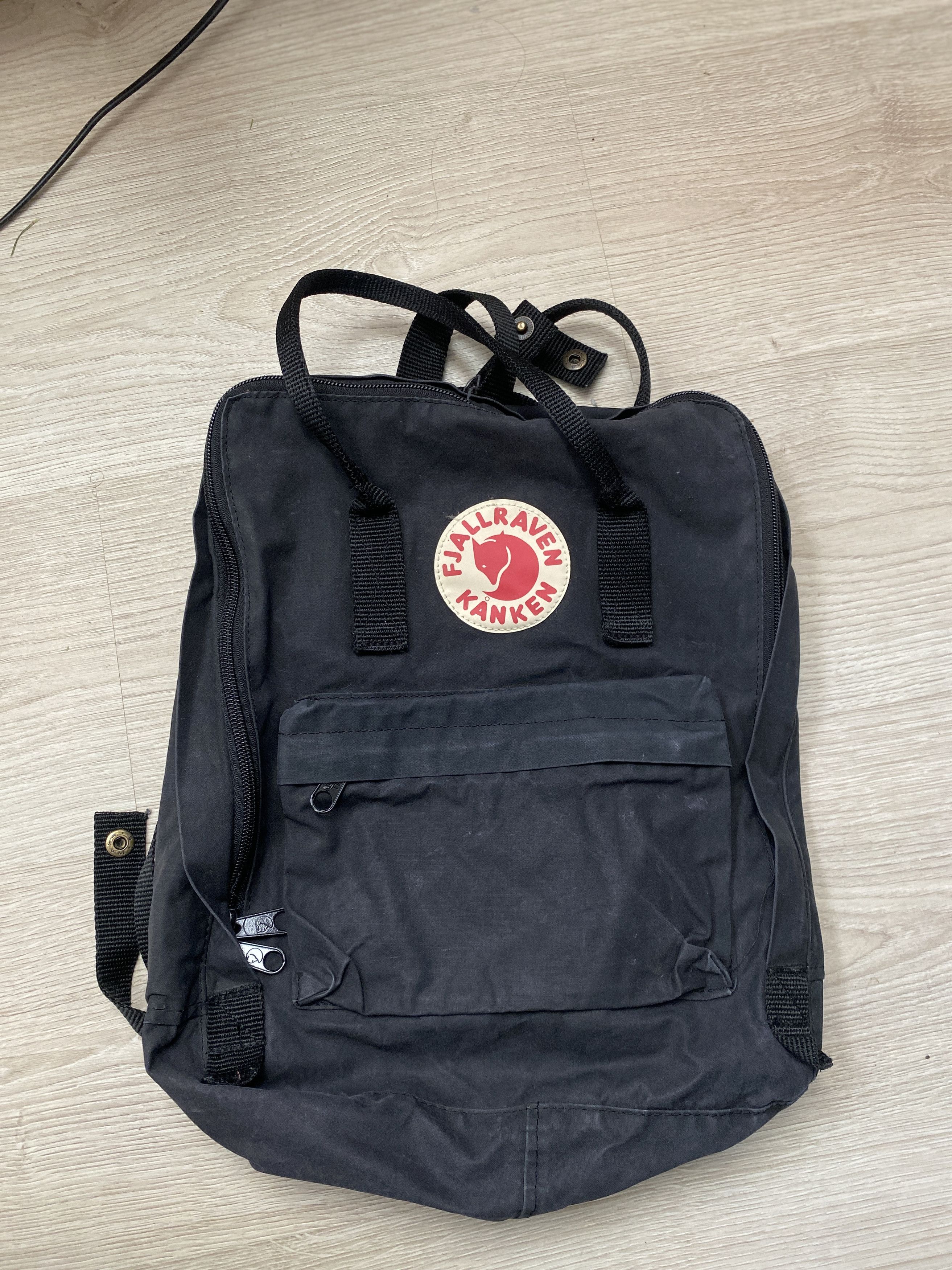 Fjallraven Fjallraven Kanken black casual backpack Size ONE SIZE - 1 Thumbnail