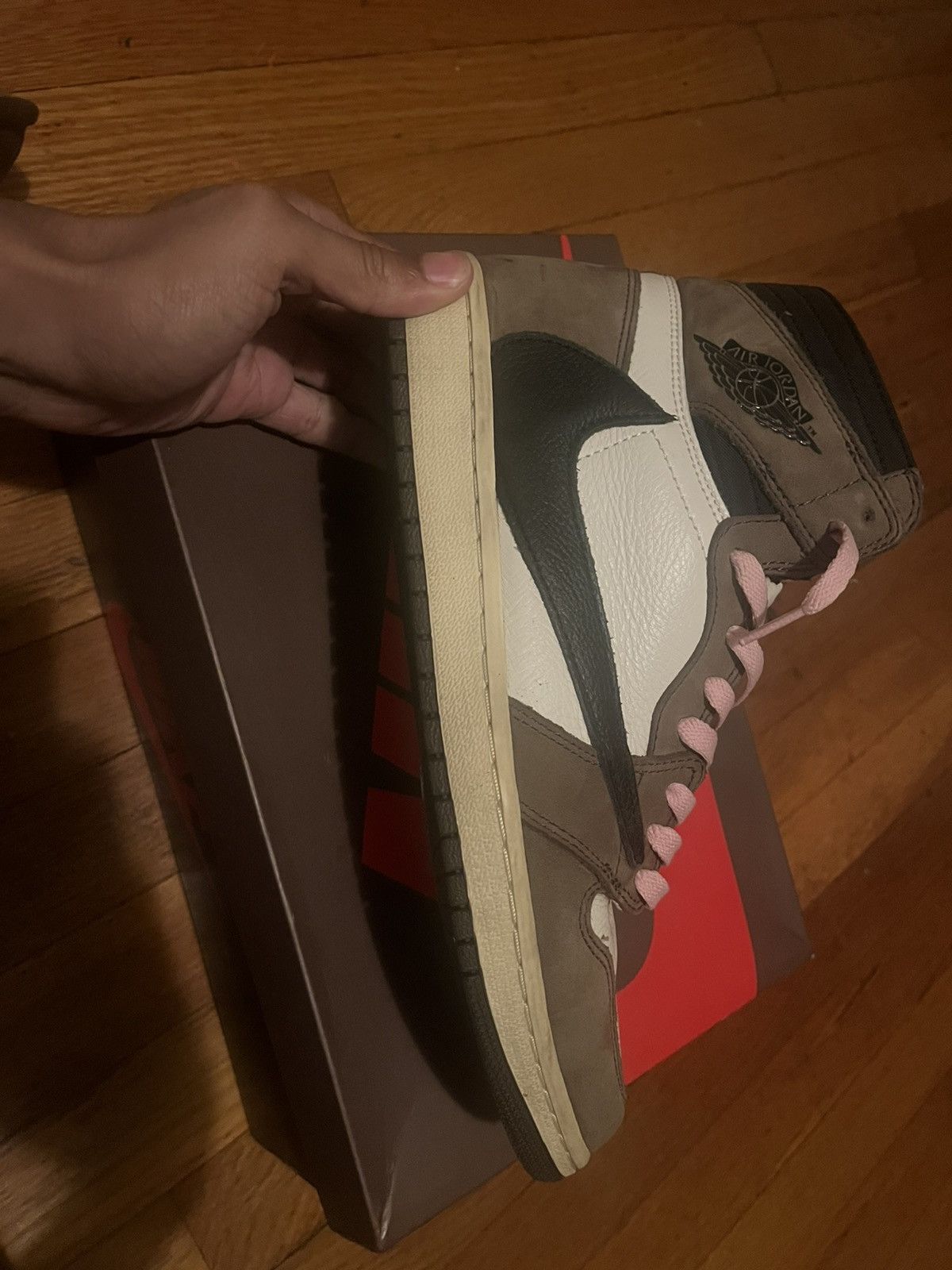 Jordan Brand × Travis Scott Travis Scott Jordan 1 Mocha Size US 10.5 / EU 43-44 - 4 Thumbnail