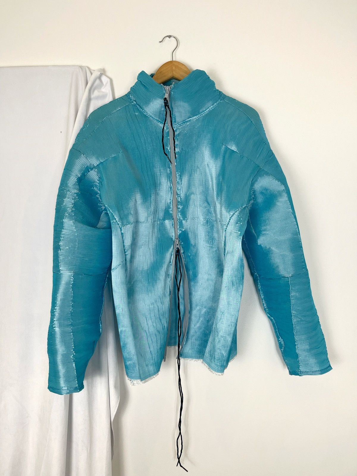 Chorley Convertible 2 way zipper pleated track jacket with darts Size US L / EU 52-54 / 3 - 2 Thumbnail