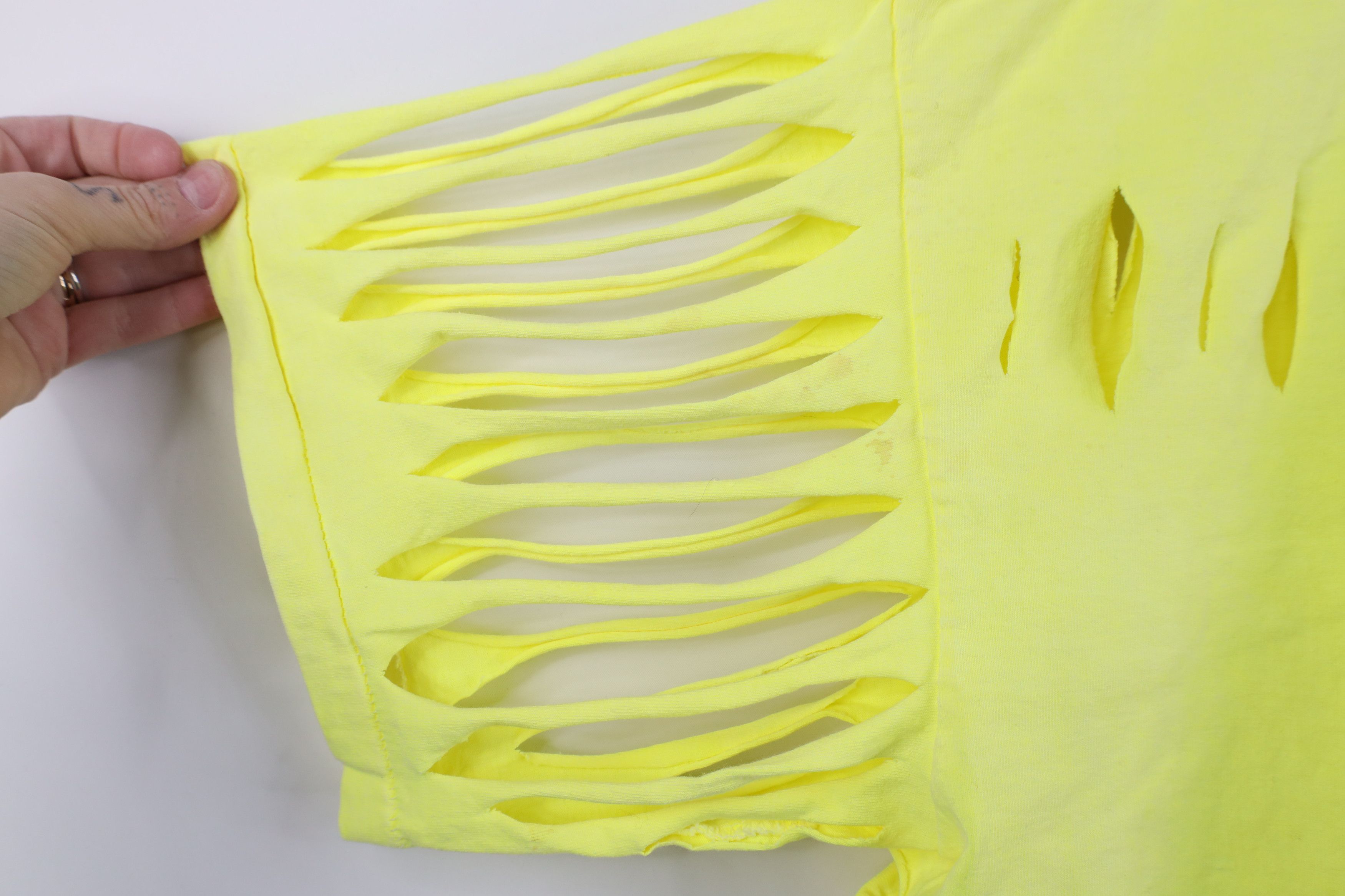 Vintage Deadstock Vintage 90s Streetwear Beach T-Shirt Yellow USA Size XL / US 12-14 / IT 48-50 - 8 Thumbnail