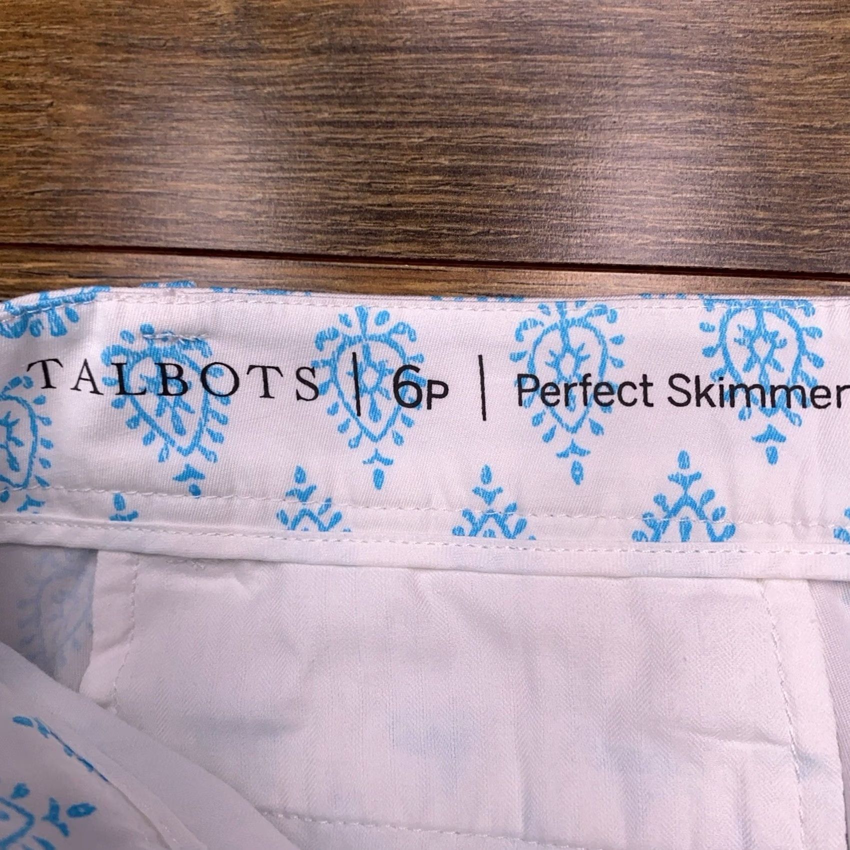 Talbots Talbots Pants 6P Petite Blue White Slim Leg Capri 19in Inseam Stretch Picnic Casual Party Geometric Beach Womens Size 28" / US 6 / IT 42 - 5 Thumbnail
