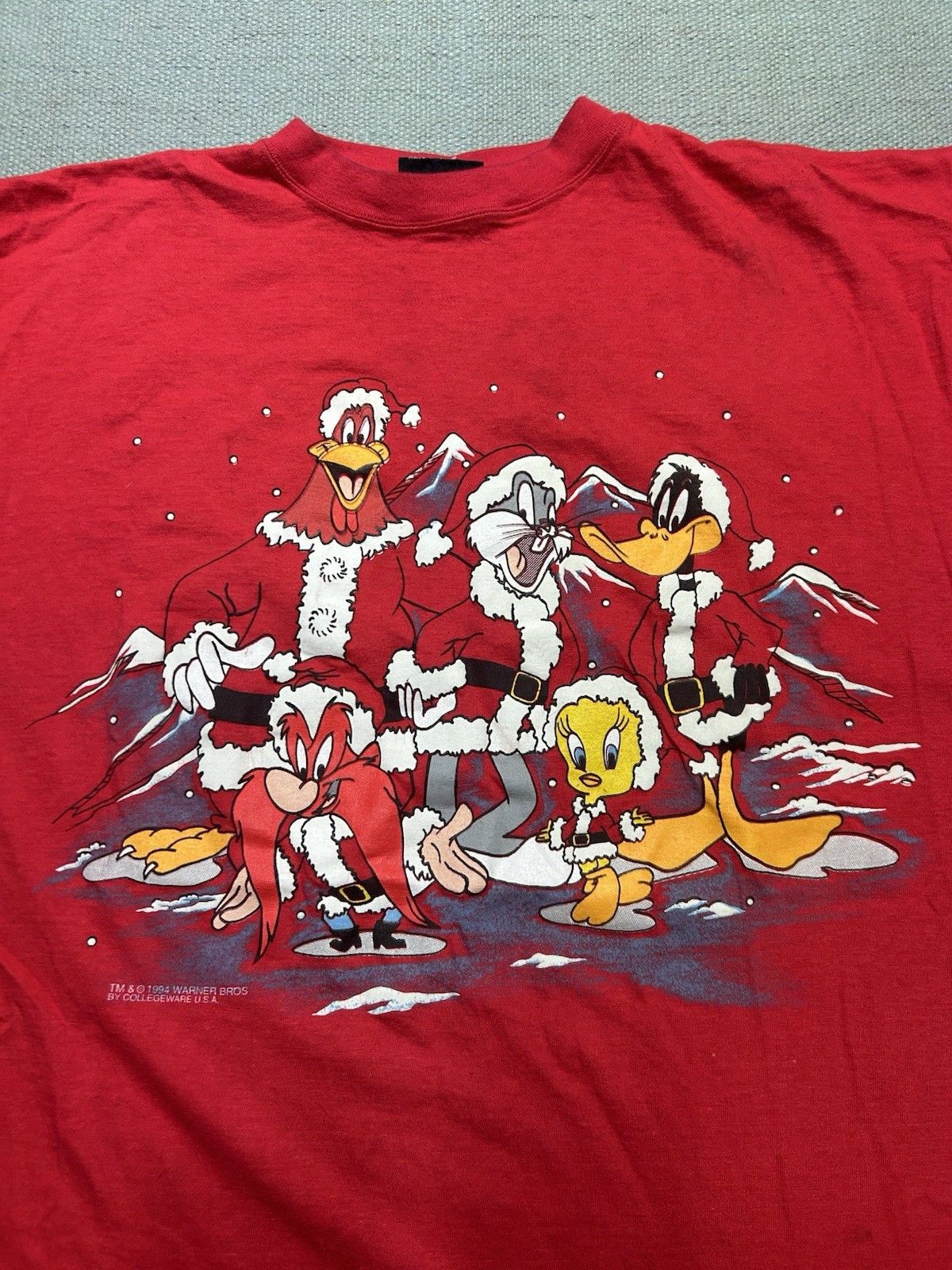 Vintage 90s t shirt looney tunes Christmas holiday distress bugs XXL Size US XXL / EU 58 / 5 - 5 Thumbnail