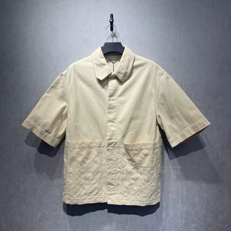 Louis Vuitton Louis Vuitton Solid logo embossed denim short sleeve shirt Size US XXL / EU 58 / 5 - 1 Thumbnail