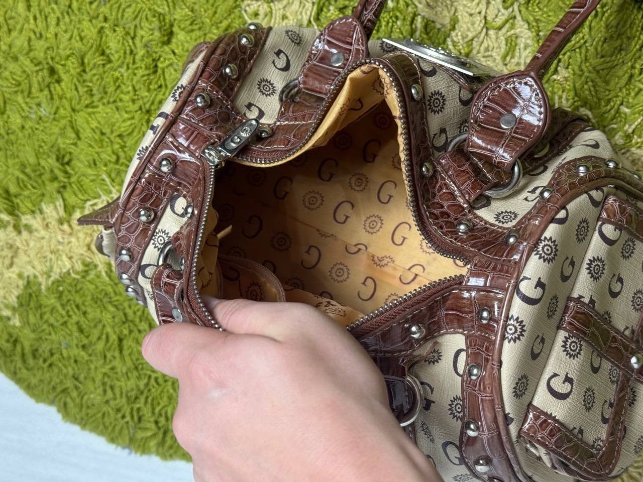 Japanese Brand Vintage Y2K Glamour Bag Guess Style Size ONE SIZE - 7 Thumbnail