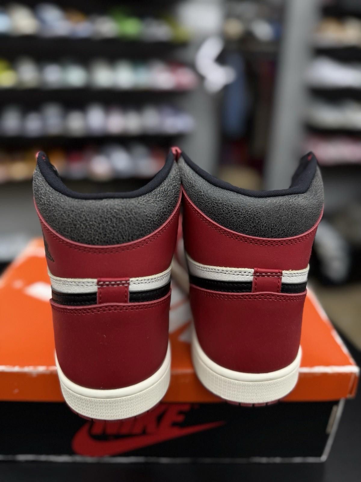 Jordan Brand Size 10.5 - Jordan 1 Retro High OG Chicago Lost & Found NEW Size US 10.5 / EU 43-44 - 8 Thumbnail