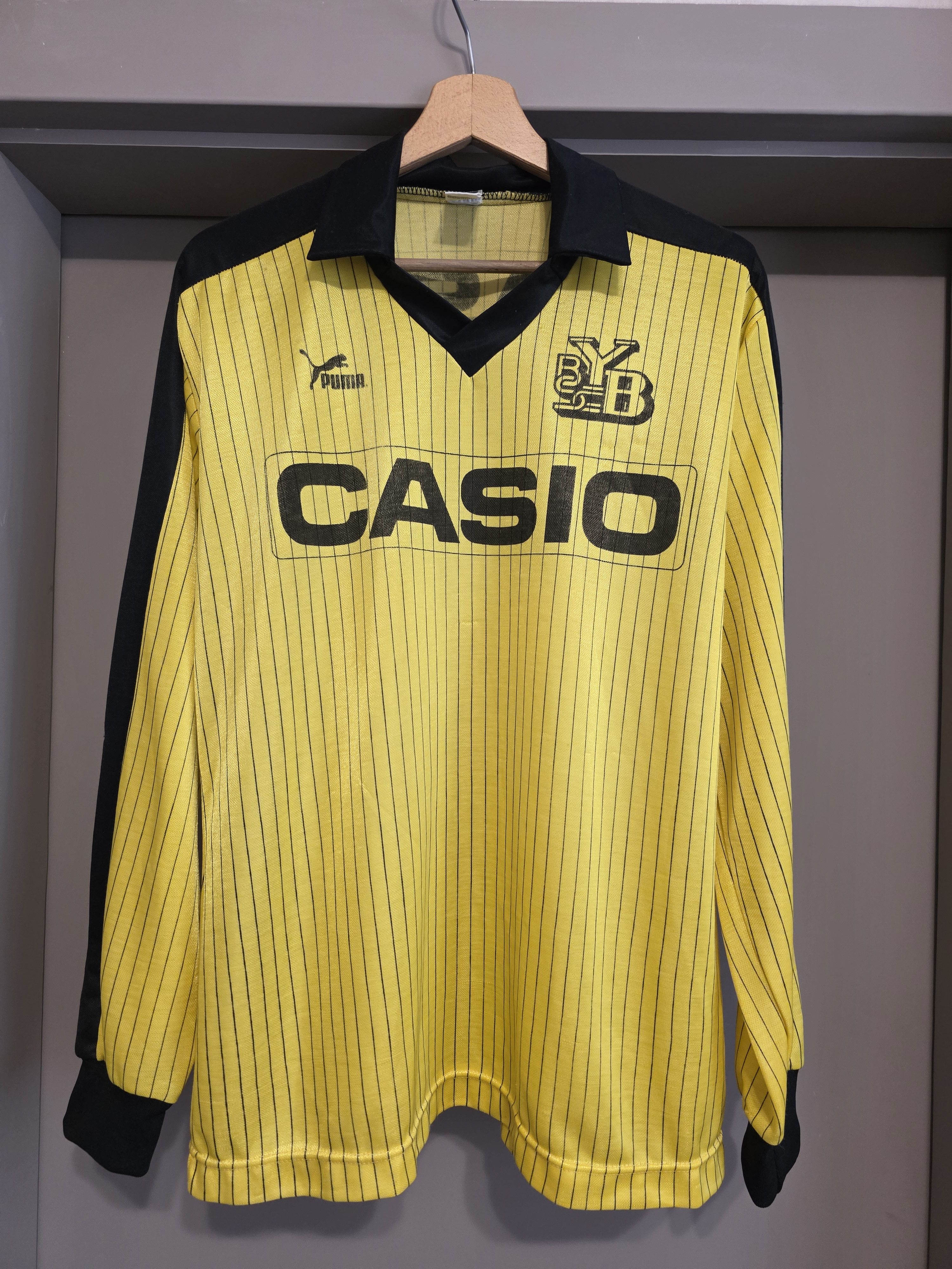 Puma Young Boys puma 1984 Match Worn #30 soccer jersey Size US L / EU 52-54 / 3 - 1 Thumbnail