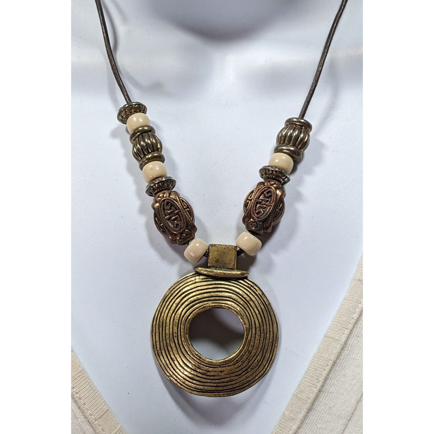 Other Vintage Brutalist Gold Tone And White Beaded Medallion Penda Size ONE SIZE - 4 Thumbnail