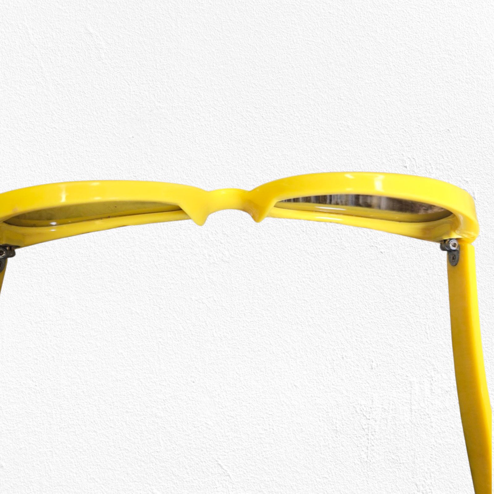 Vintage 1950s Yellow Mod Cat Eye Sunglasses Bold Oval Frame Size ONE SIZE - 9 Thumbnail