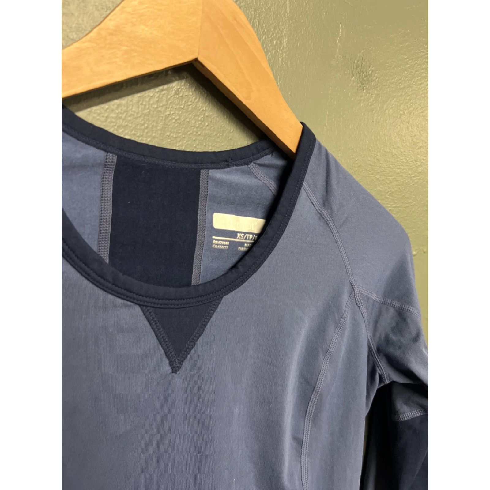 Marmot Marmot Womens Long Sleeve T-Shirt XS Blue Log Sleeve, Regular, 17"/22" Measurements Size XS / US 0-2 / IT 36-38 - 2 Thumbnail