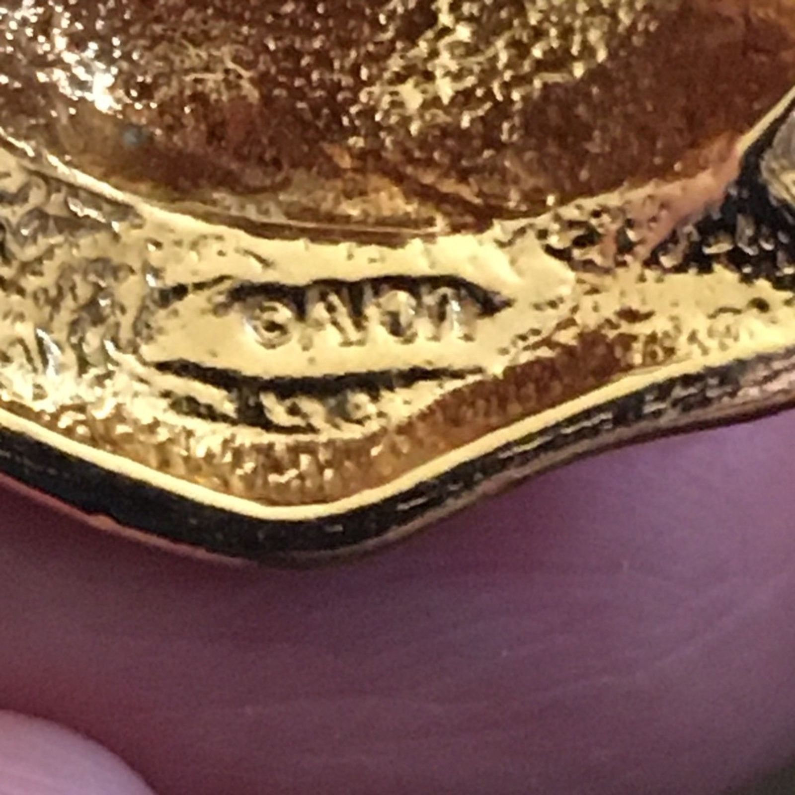 Vintage Vintage Avon 1992 gold tone swan family brooch pin Size ONE SIZE - 3 Thumbnail