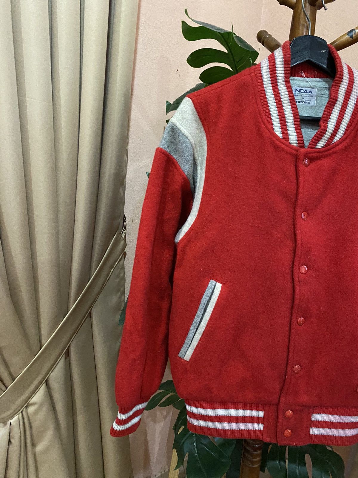 NCAA Vintage NCAA Descente Varsity Jacket Collegiate Sportswear Size US M / EU 48-50 / 2 - 5 Thumbnail