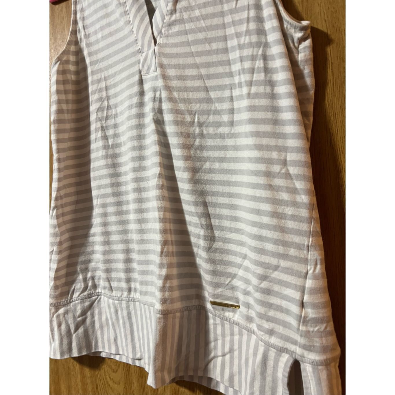 Jones New York Jones New York Signature White & Grey Striped V-Neck Tank To Size L / US 10 / IT 46 - 2 Thumbnail