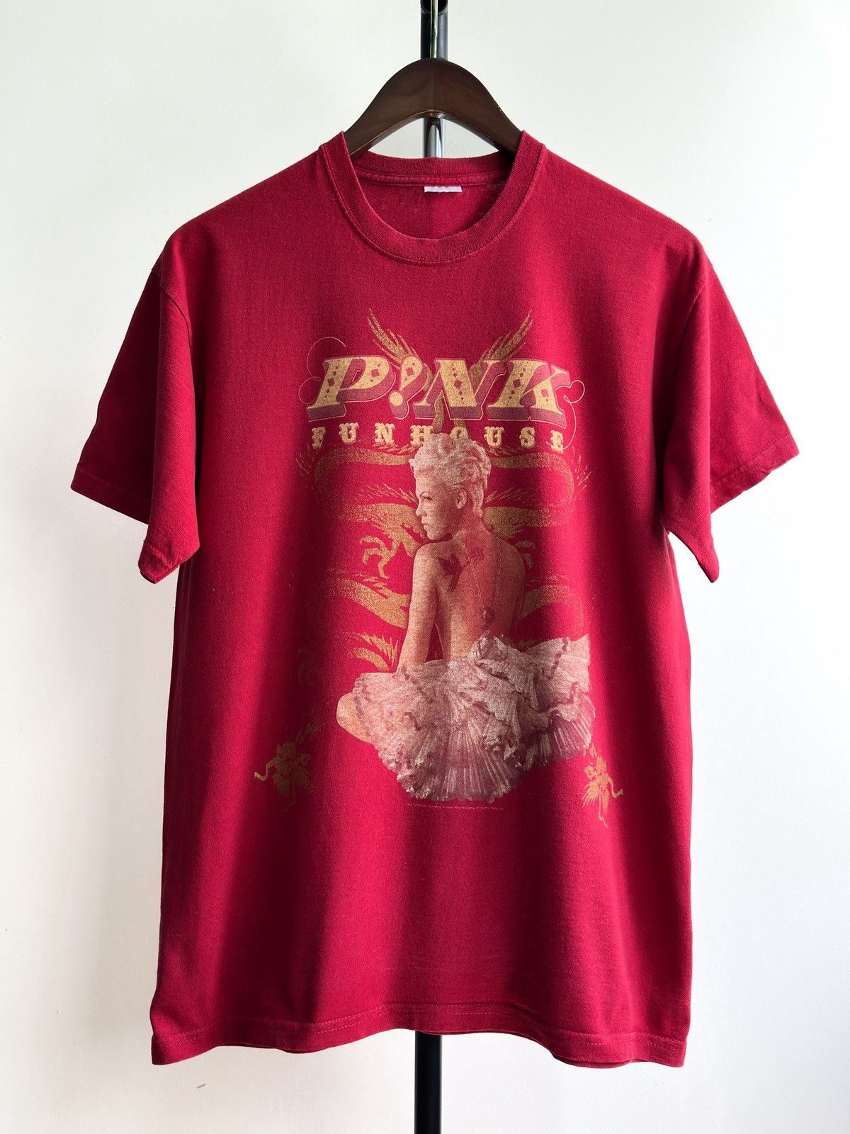 Band Tees × Vintage Vintage 2010 Pink Funhouse Summer Carnival Tour Tee Size US M / EU 48-50 / 2 - 1 Thumbnail