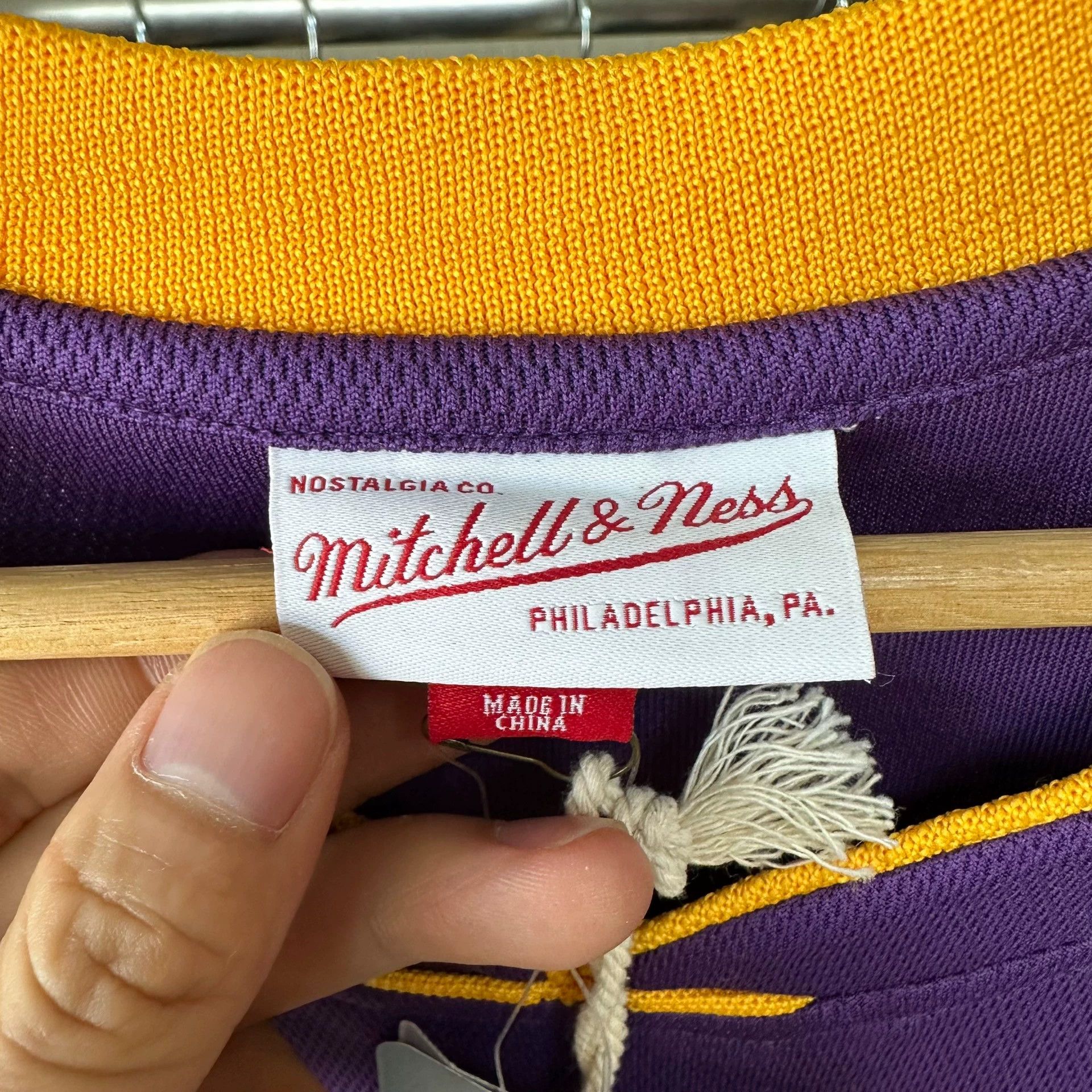 Nike Mitchell & Ness Lakers 99-00 Kobe 8 Purple Jersey Size US L / EU 52-54 / 3 - 5 Thumbnail