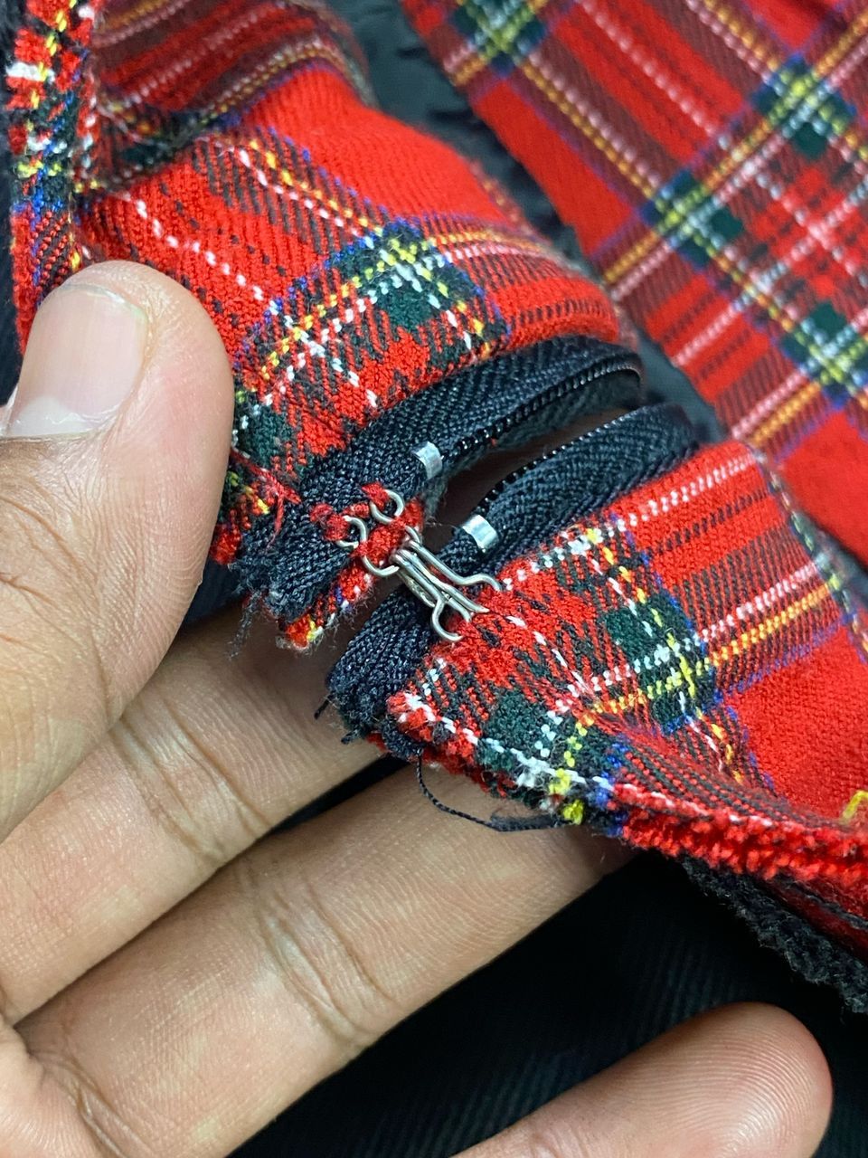 14th Addiction × Le Grande Bleu (L.G.B.) Punk Style Tartan Red Black Pleated Skirt Size 26" / US 2 / IT 38 - 6 Thumbnail