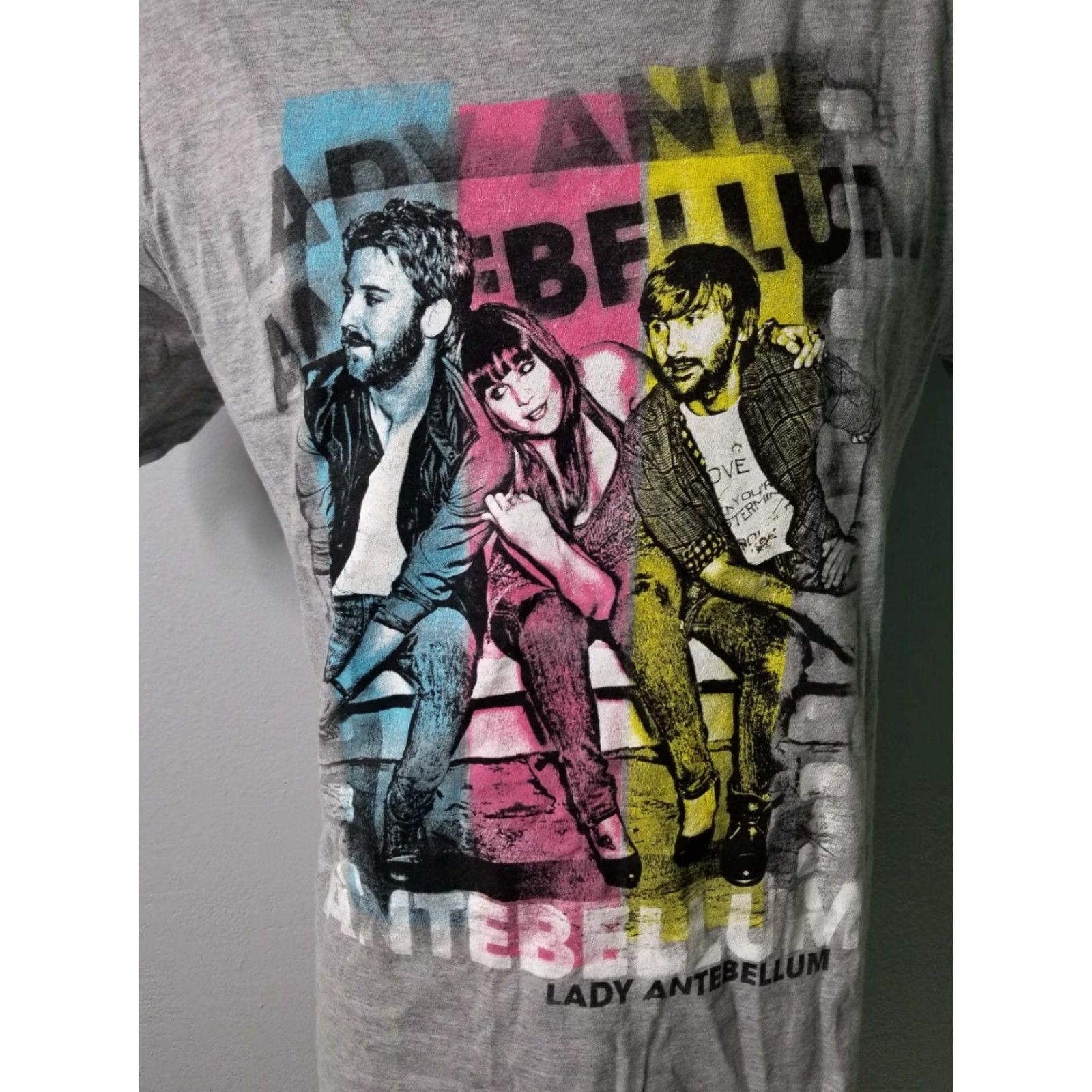 Gildan Men’s L Lady Antebellum Concert Tour Gray Gildan T-Shirt Band Tee Shirt Graphic Tee Mens Large Gray Band Lady Antebellum Concert Tour Gildan T-Shirt Size US L / EU 52-54 / 3 - 3 Thumbnail