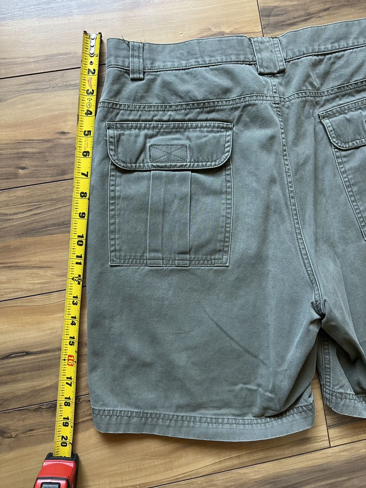 Eddie Bauer Eddie Bauer Olive Cargo Shorts for Men Size US 32 / EU 48 - 6 Thumbnail