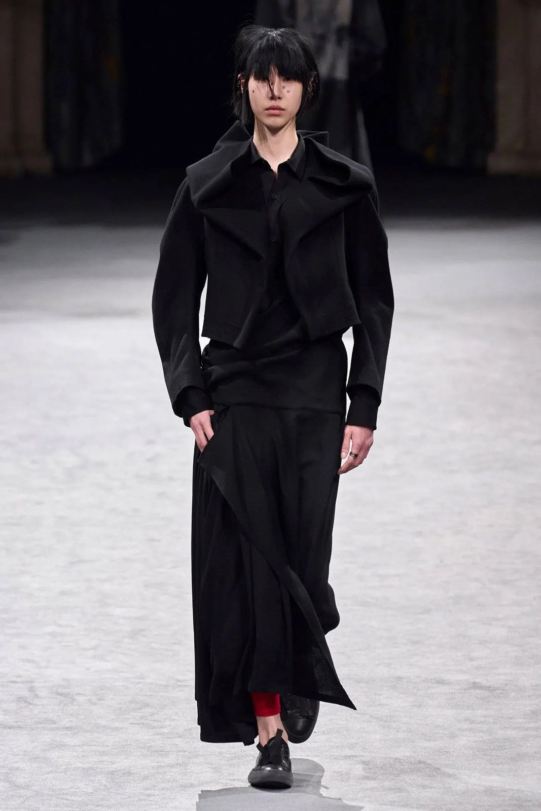 Yohji Yamamoto Y's by Yohji Yamamoto Black Pleated Midi Skirts Size 26" / US 2 / IT 38 - 1 Thumbnail