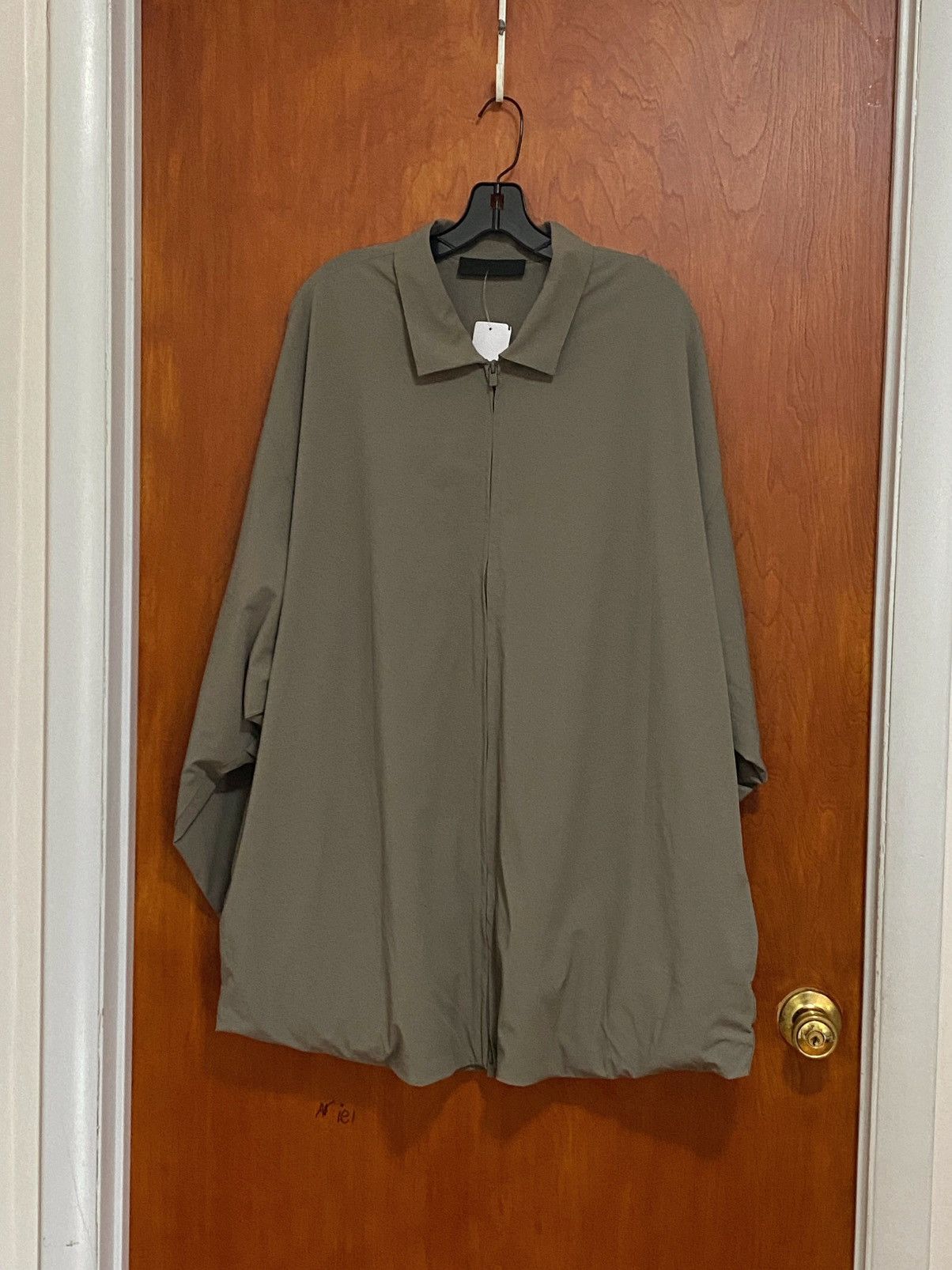 Fear of God FEAR OF GOD ESSENTIALS logo-patch oversized shirt size M Size US M / EU 48-50 / 2 - 1 Thumbnail