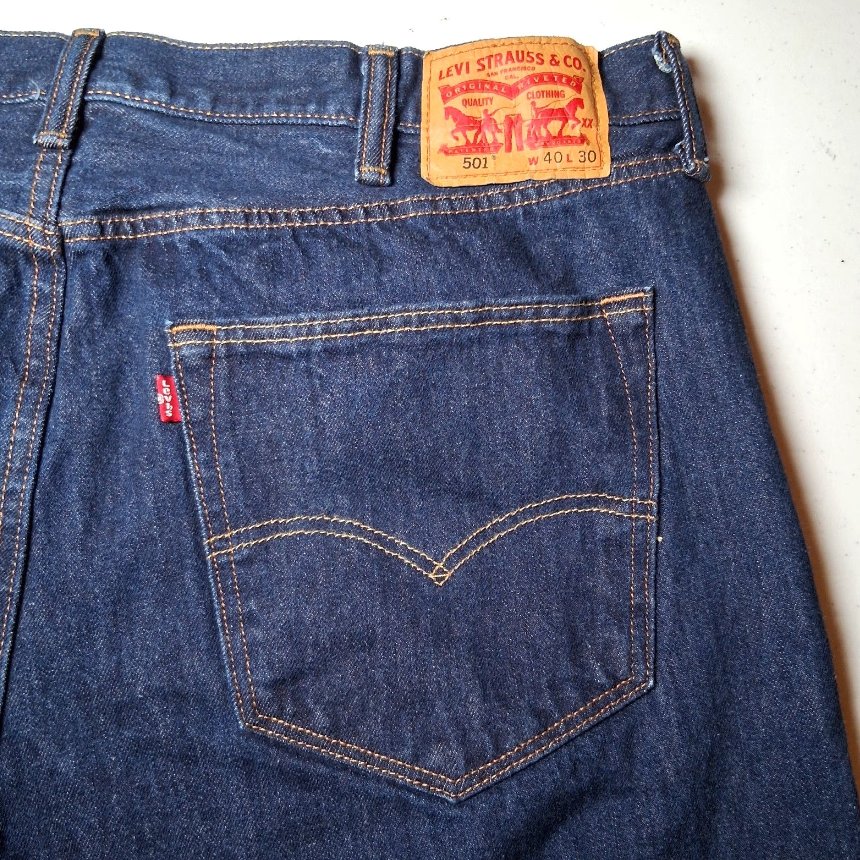 Levi's Levi's 501 Jeans Button Fly Men 40x27 Denim Blue Dark Wash Regular Rise 13" Inseam 27" 5-Pocket Straight Pants Size US 40 / EU 56 - 6 Thumbnail