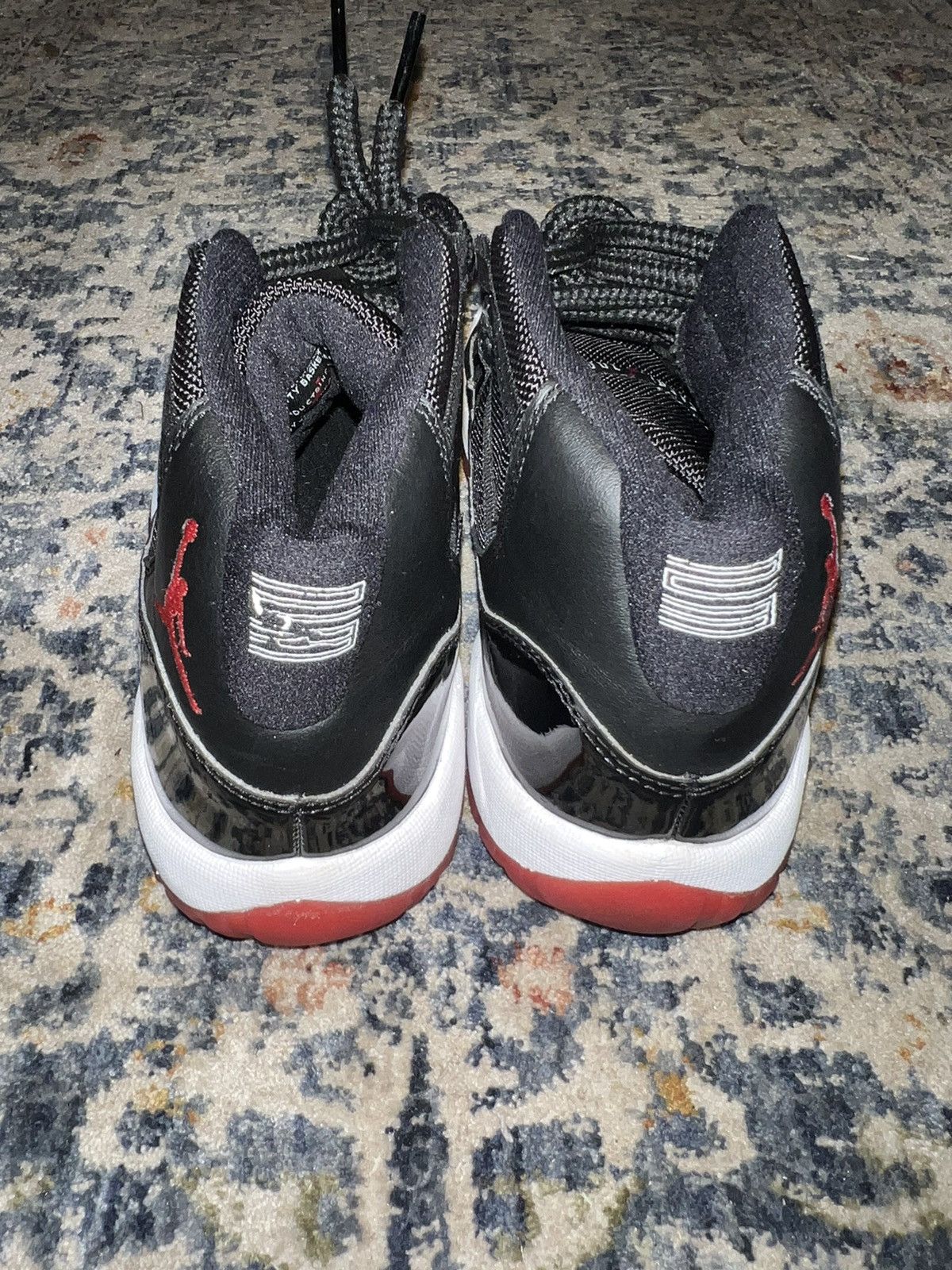 Jordan Brand × Nike Air Jordan Retro 11 Playoff Bred 2019 Sz 5.5Y Size US 5.5 / EU 38 - 4 Thumbnail