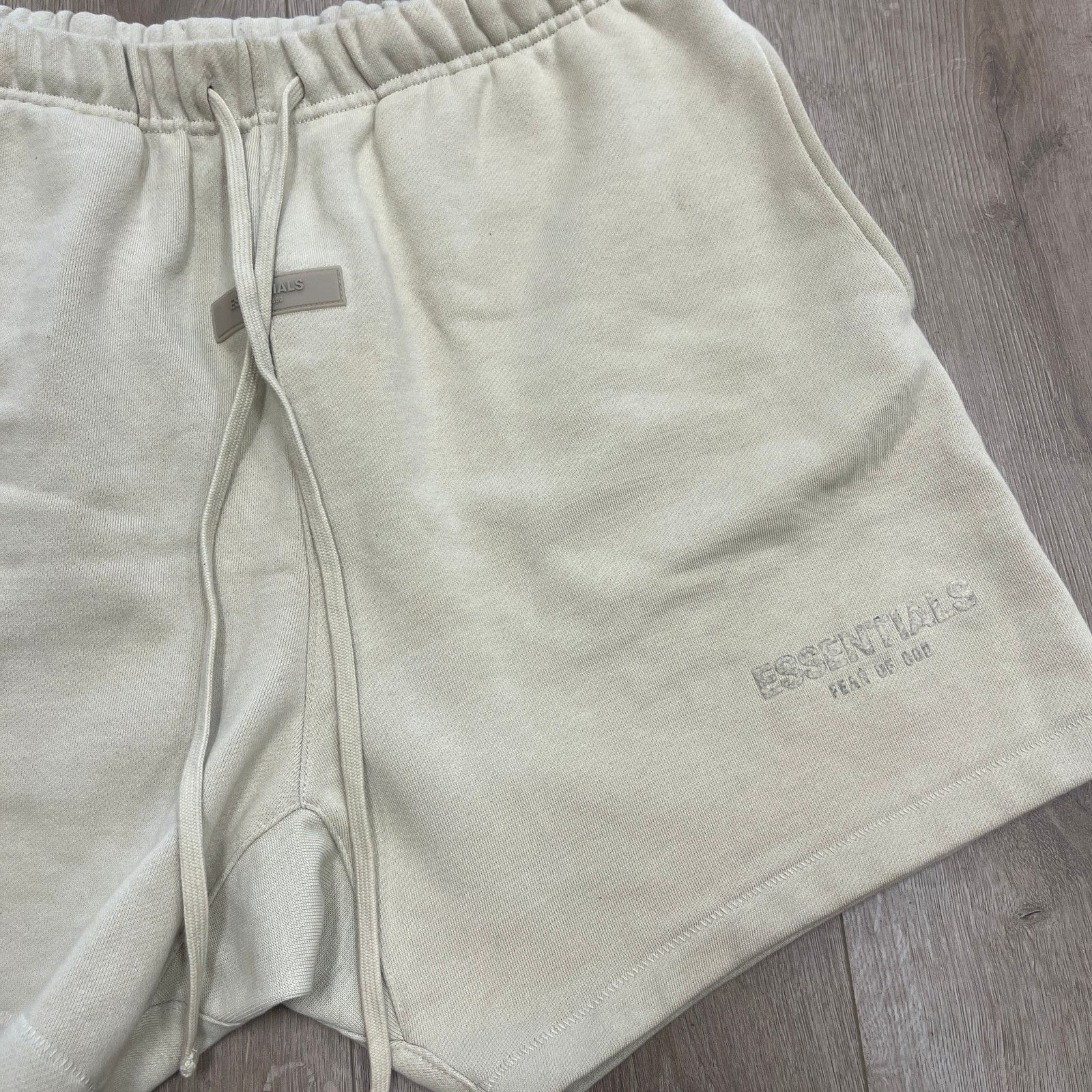 Fear of God Essentials Light Brown Fear Of God Sweat Shorts Size Medium Size US 30 / EU 46 - 2 Thumbnail