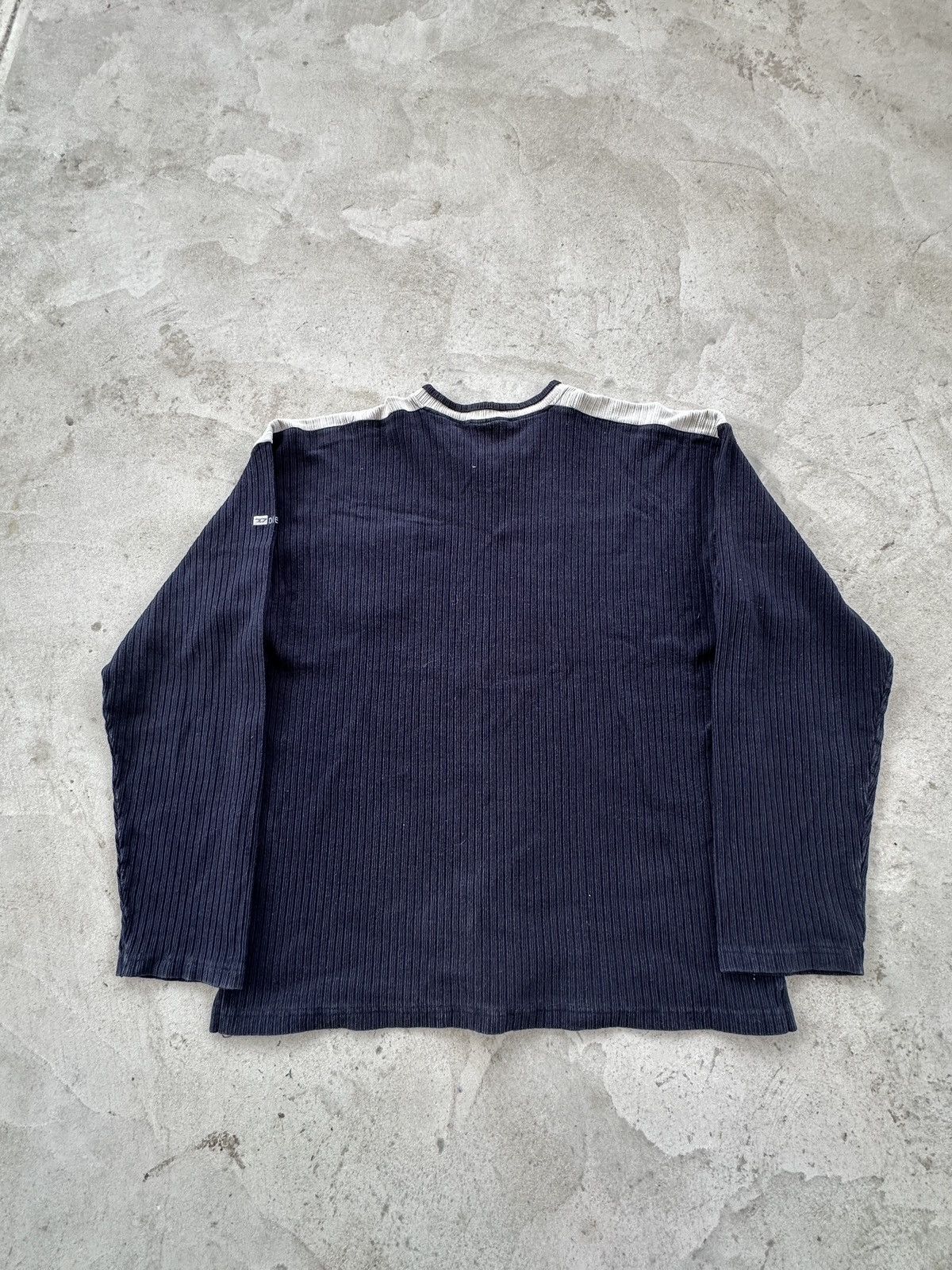 Diesel Vintage Sweatshirt Diesel Y2K Embroiled Logo Blue L Size US L / EU 52-54 / 3 - 5 Thumbnail