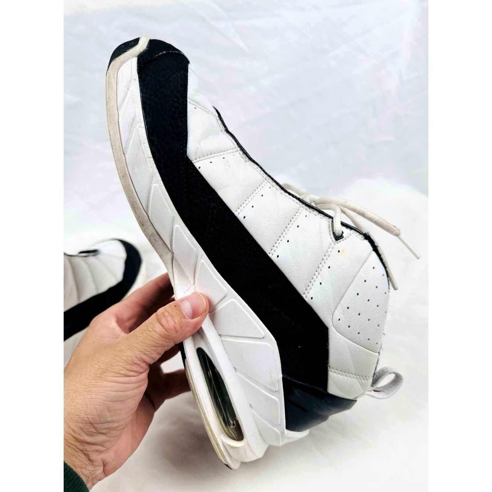 Nike VINTAGE Nike Air Max DT Diana Taurasi 2005 White Black Womens Sz 12 Read Size US 12 / IT 42 - 6 Thumbnail