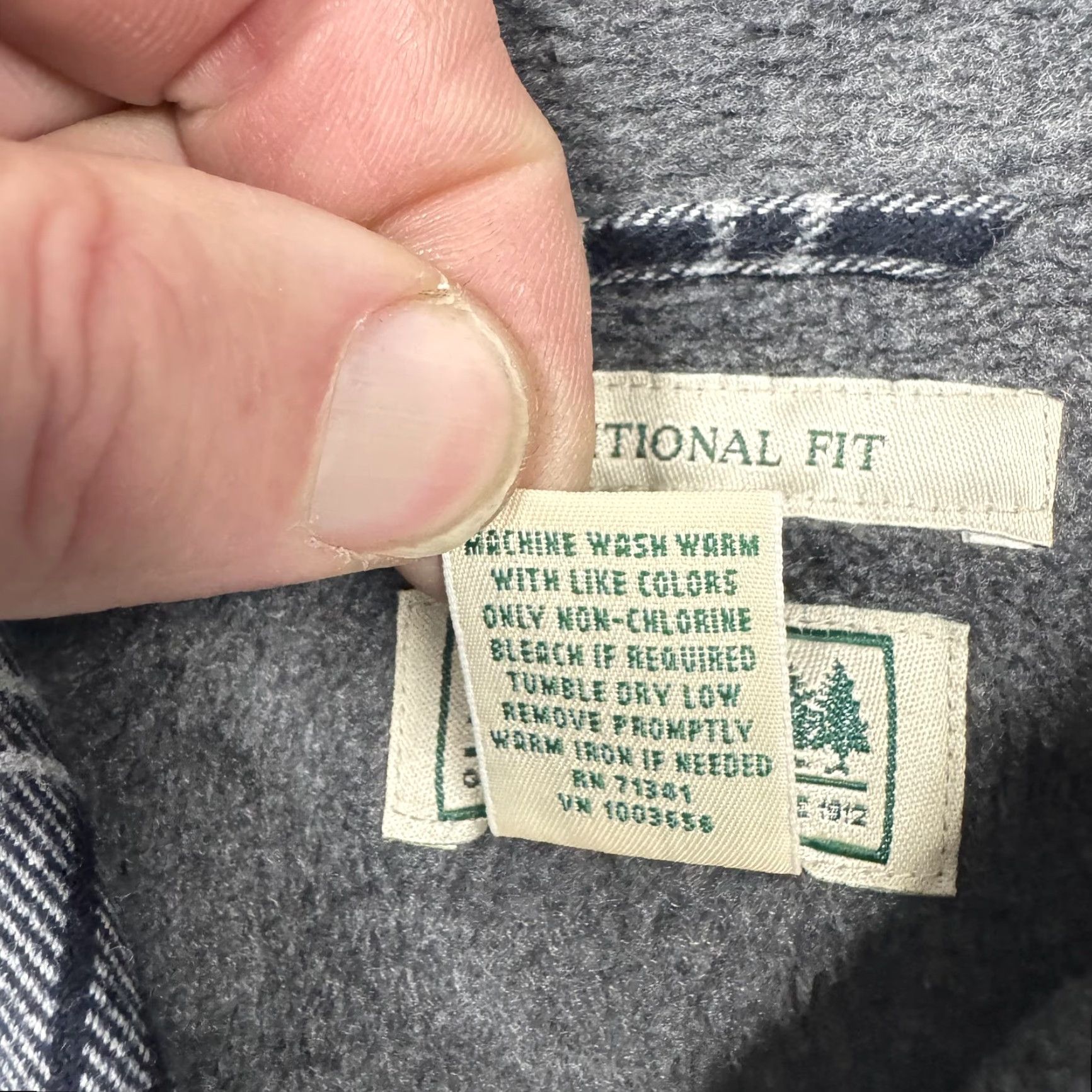 Vintage LL Bean Flannel Shirt Shacket L Black Gray Plaid Lined Traditional Fit Cabincore Mens Long Sleeve Button-Up Shirt Jacket Size US L / EU 52-54 / 3 - 6 Thumbnail