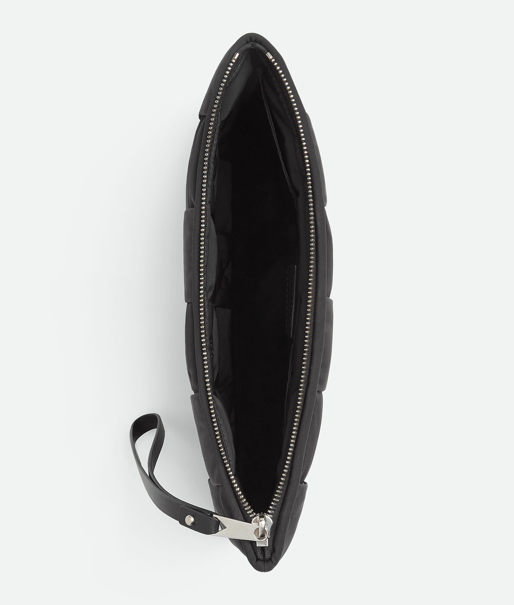 Bottega Veneta o1w1db10525 Size: OS / Cassette Small Flat Pouch in Black Size ONE SIZE - 2 Thumbnail