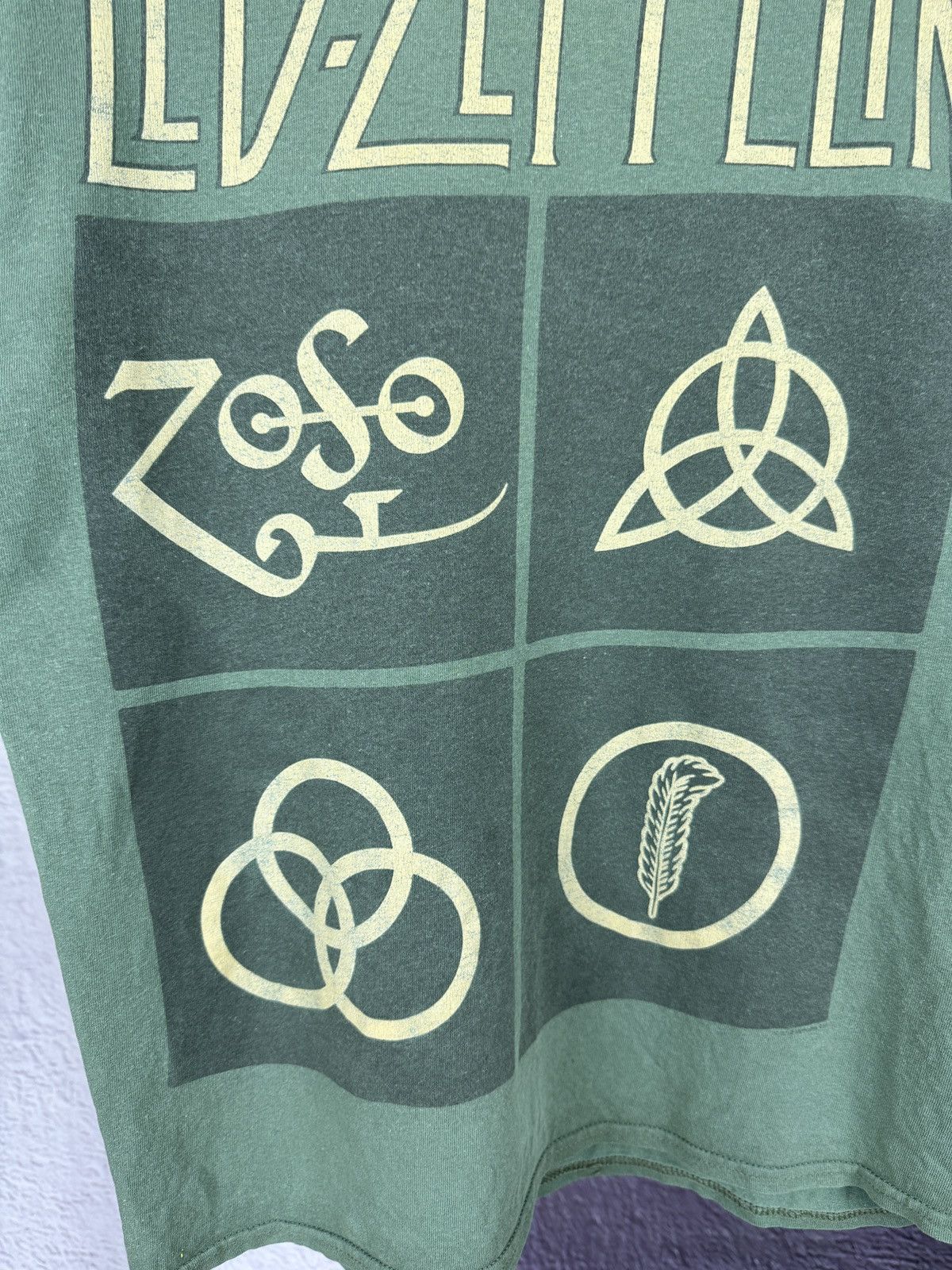 Band Tees Gildan Led Zeppelin vintage 2012 faded band tee shirt Size US M / EU 48-50 / 2 - 6 Thumbnail
