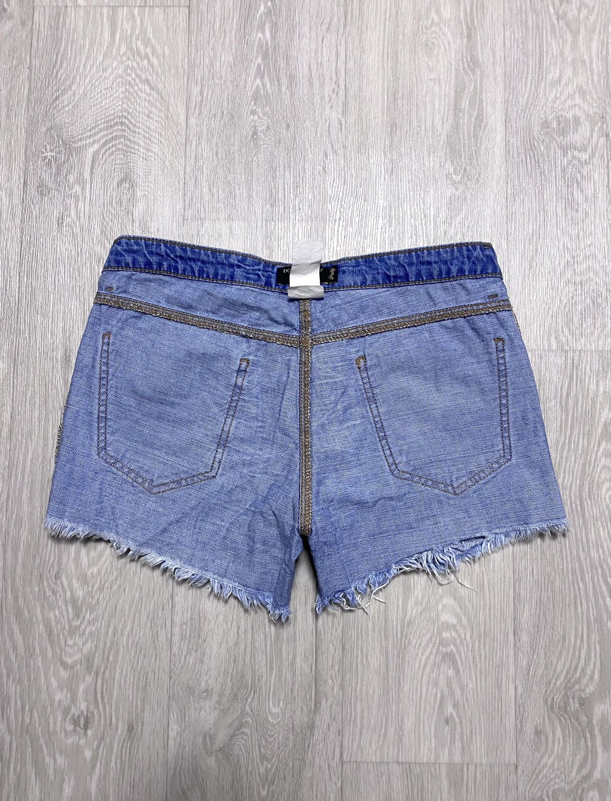 Dolce & Gabbana Women’s D&G Washed Blue Torn Fringed Distressed Denim Shorts Size 26" / US 2 / IT 38 - 13 Thumbnail