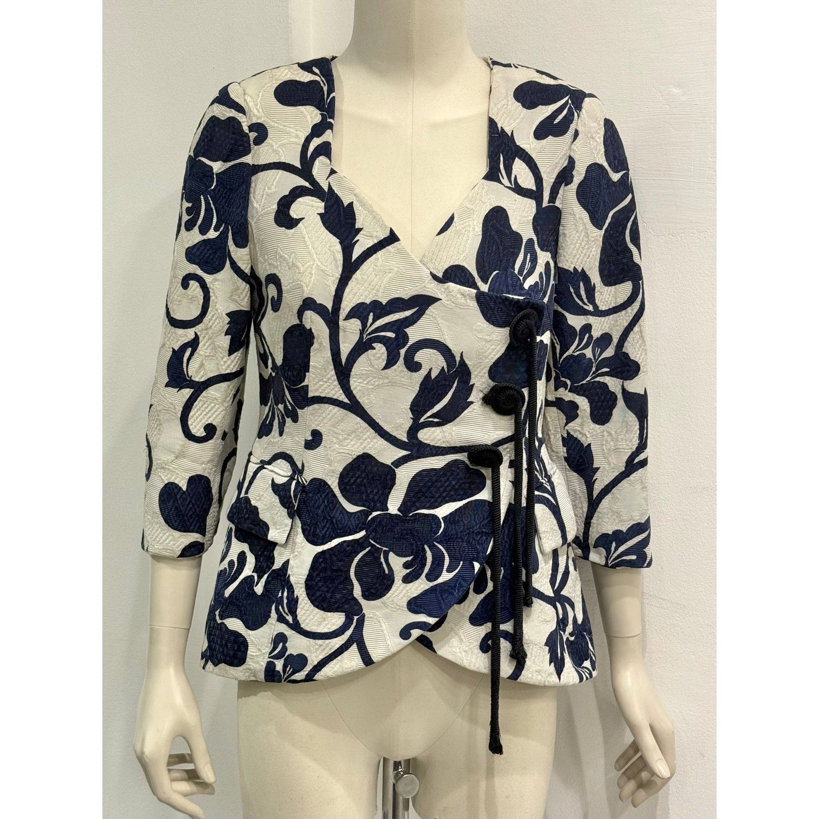 Dior 1980s Christian Dior boutique floral embroidery jacket Size M / US 6-8 / IT 42-44 - 2 Thumbnail