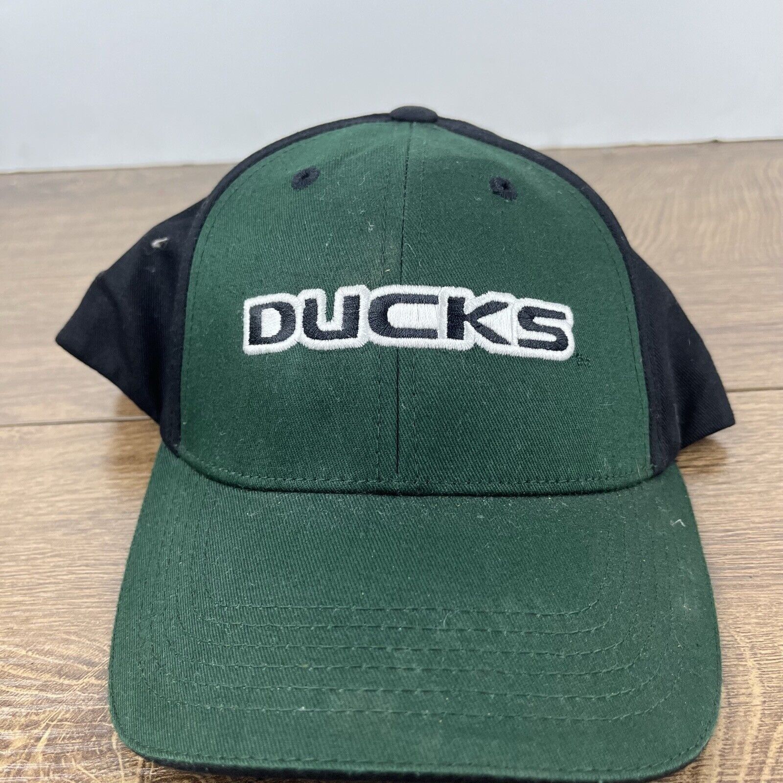 Other Oregon Ducks Green Hat NCAA Green Hat Adjustable Cap Green A Size ONE SIZE - 5 Thumbnail