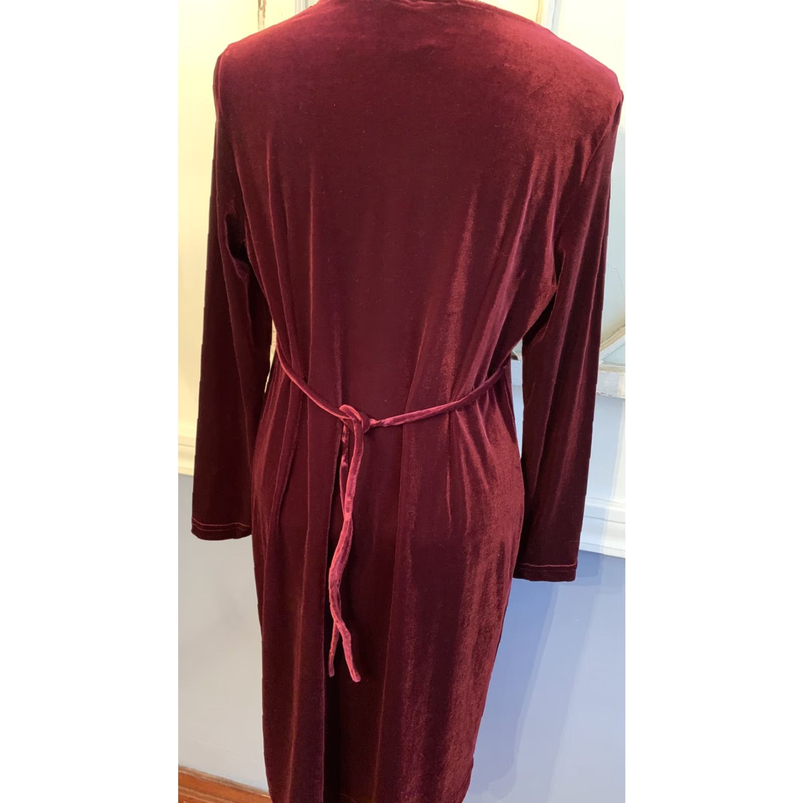Vintage VINTAGE Large Motherhood Maternity Burgundy Velour Dress Empire Waist Scoop Neck Size L / US 10 / IT 46 - 5 Thumbnail