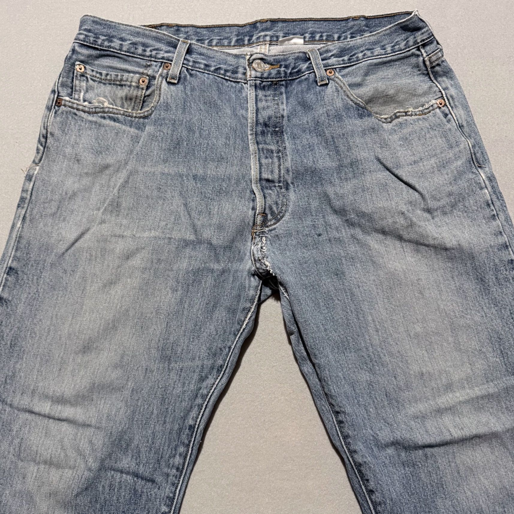 Levi's Levi's 501 Jeans Men's Blue Denim Mid Rise Classic Pockets - 38x30 Straight Vintage? Size US 38 / EU 54 - 3 Thumbnail