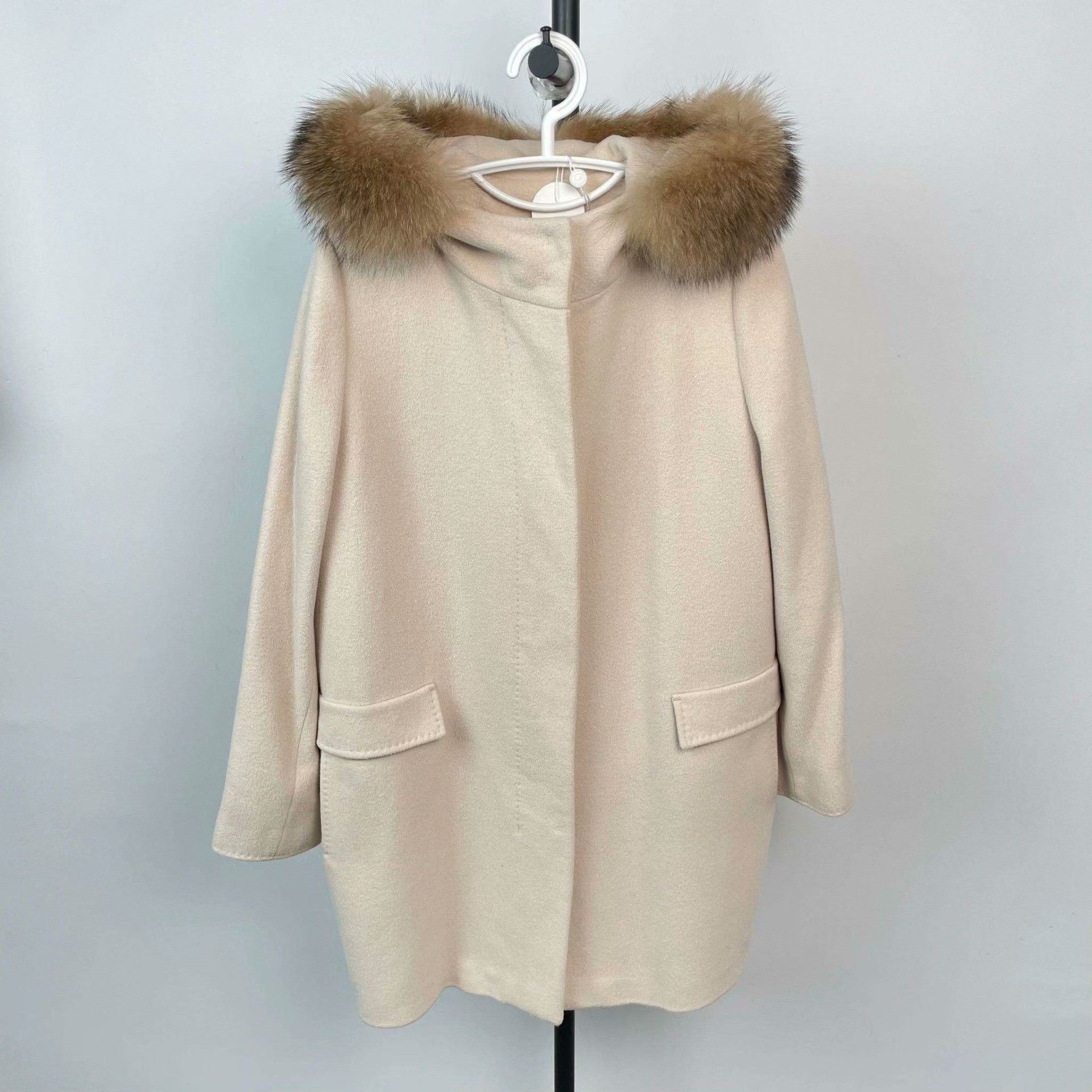 Max Mara Max Mara Wool Beige Coat S Women Size S / US 4 / IT 40 - 1 Thumbnail