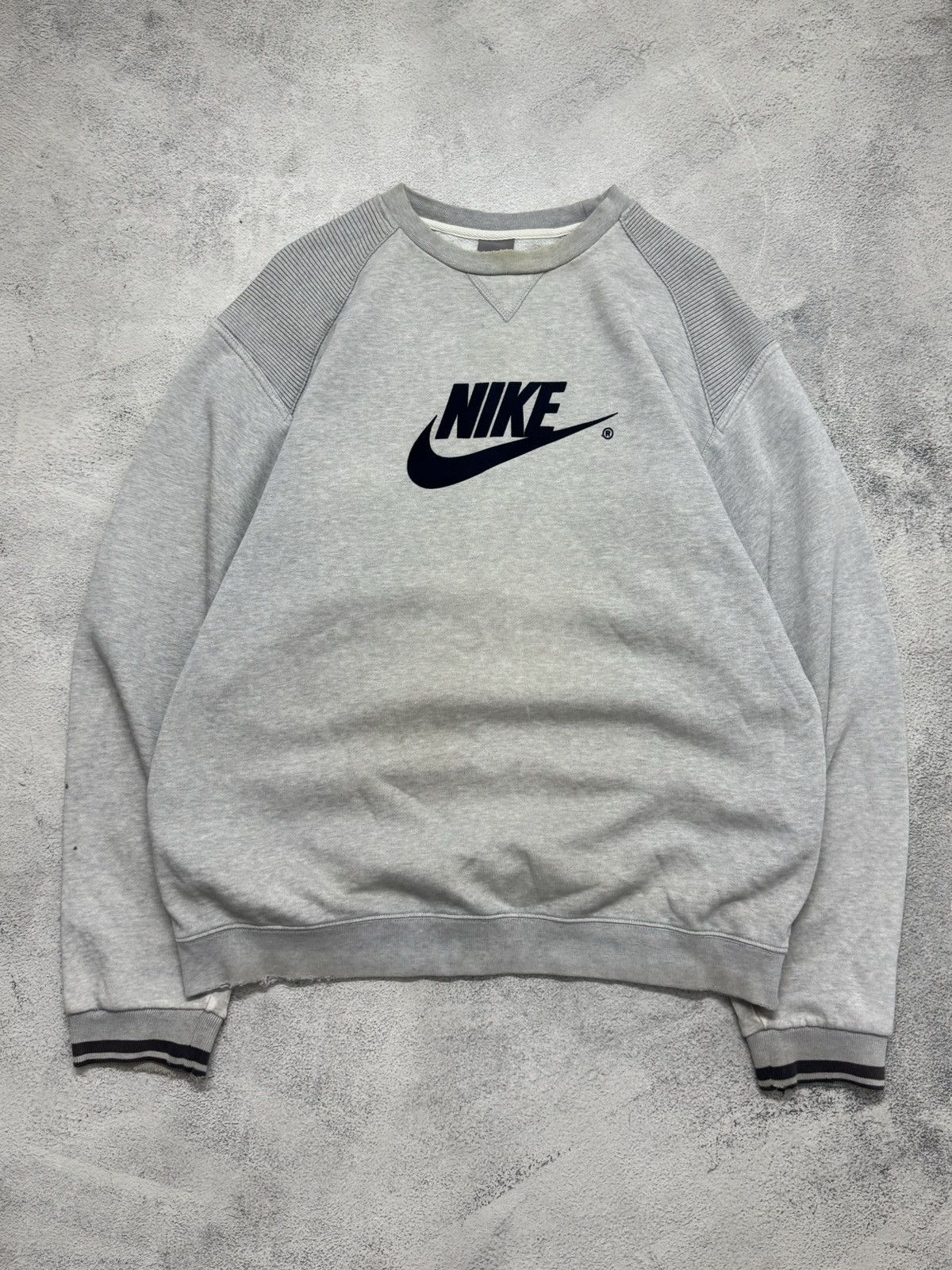 Nike Vintage Y2k Nike 🩶 Velour Spell Out Big Logo Sweatshirt 90’s Size US L / EU 52-54 / 3 - 4 Thumbnail
