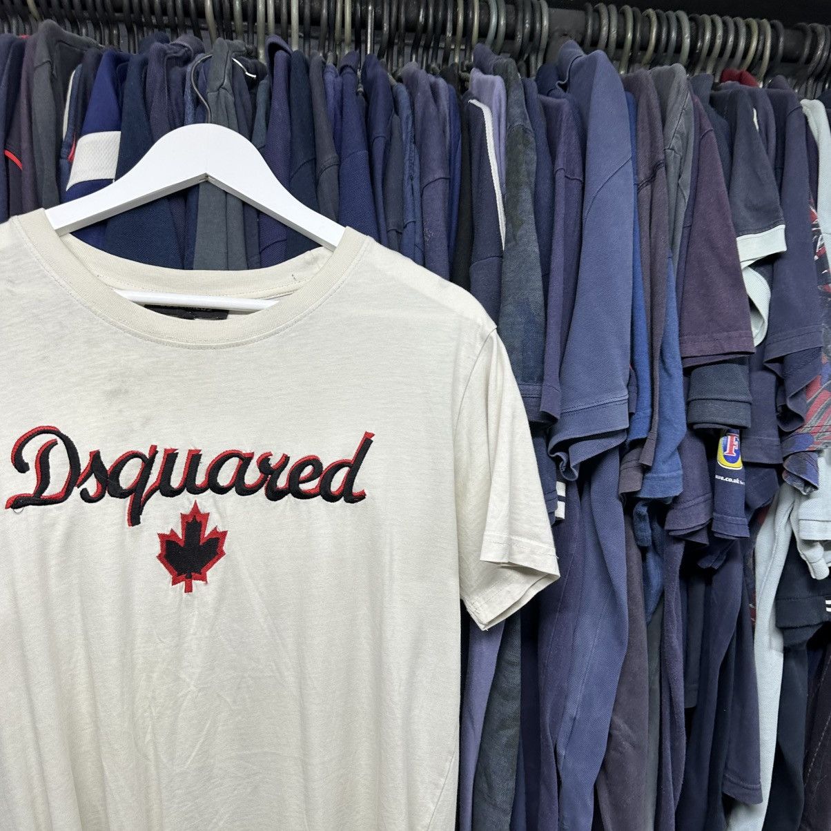 Dsquared2 Luxury Dsquared2 T-shirts Big Logo Size L 00s UsA Size US L / EU 52-54 / 3 - 5 Thumbnail