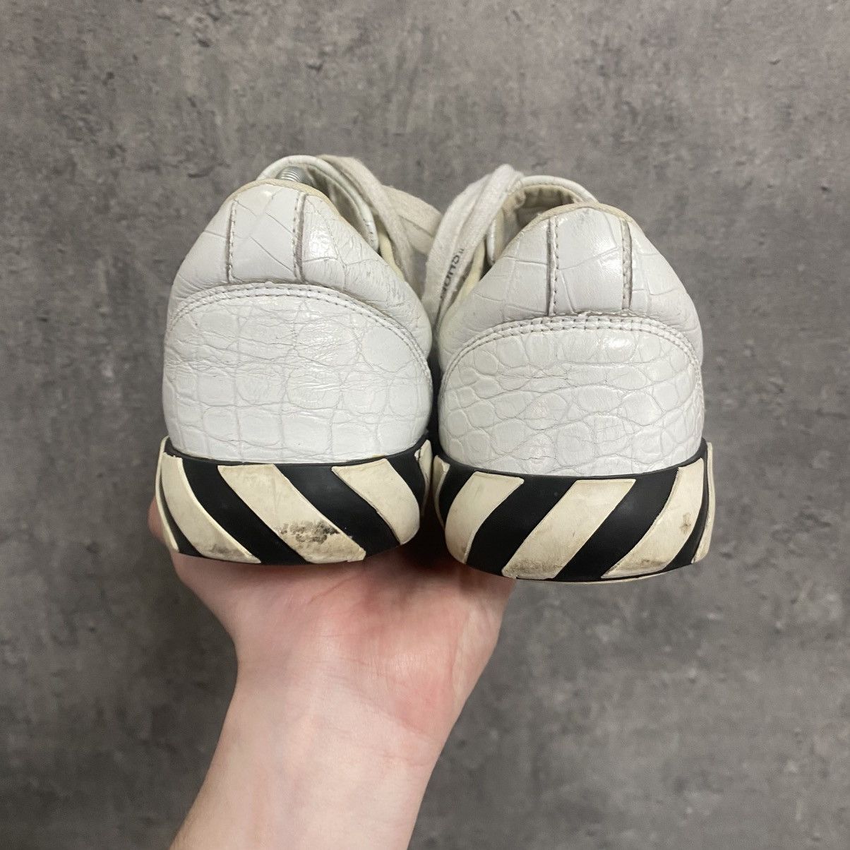 Off-White Off White Vulcanized Low Top White Sneakers Size US 8 / EU 41 - 10 Thumbnail