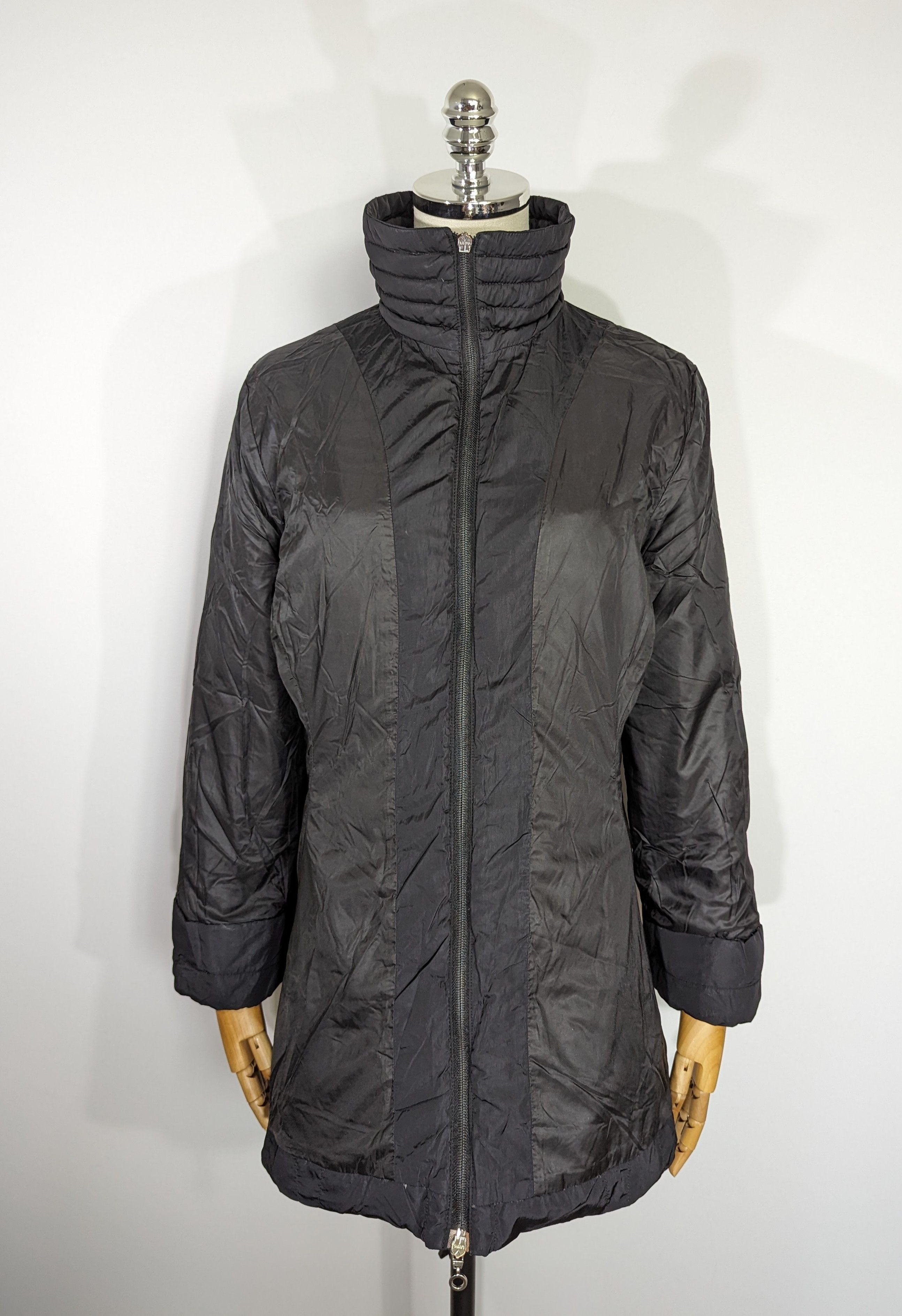 Moncler Vintage Moncler Women Down Long Jacket 1 XS - S Luxury Brand Size US S / EU 44-46 / 1 - 10 Thumbnail