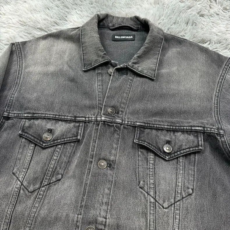 Balenciaga Balenciaga Earth Embroidered Denim Jacket Size US S / EU 44-46 / 1 - 3 Thumbnail