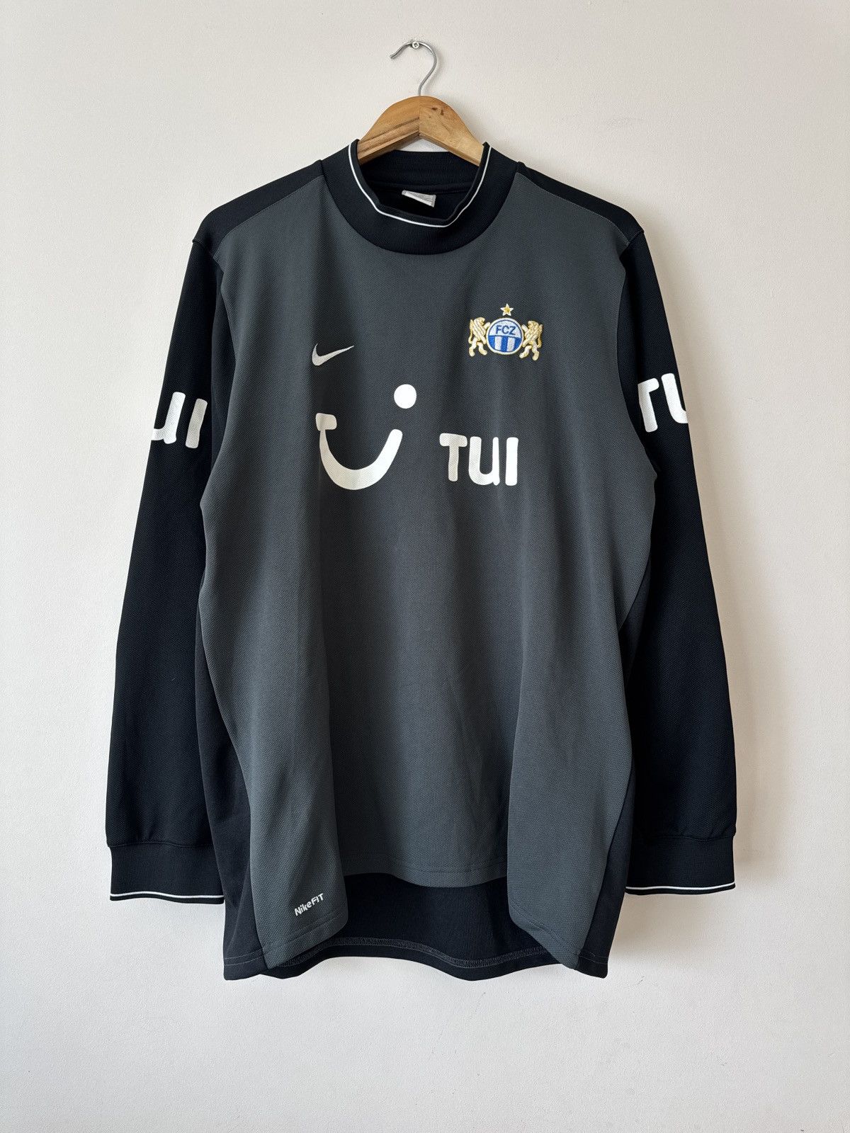 Nike Vintage Zurich FC 2009-2010 Away Goalkeeper Soccer Jersey Size US XL / EU 56 / 4 - 1 Thumbnail