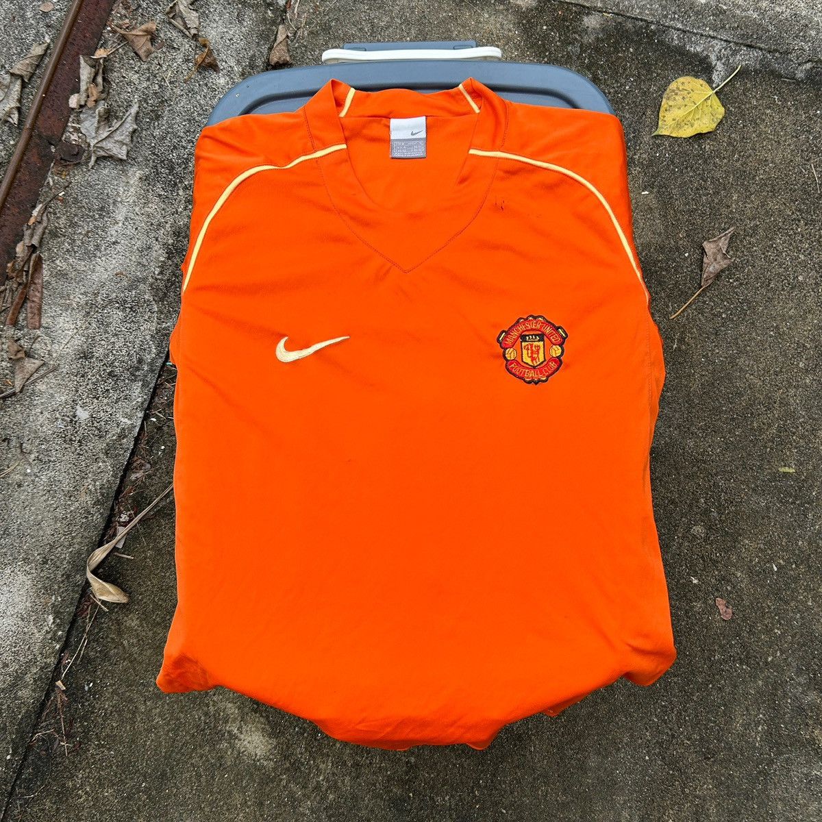 Nike Vintage Nike Manchester United Orange 🍊 Size US XS / EU 42 / 0 - 1 Thumbnail