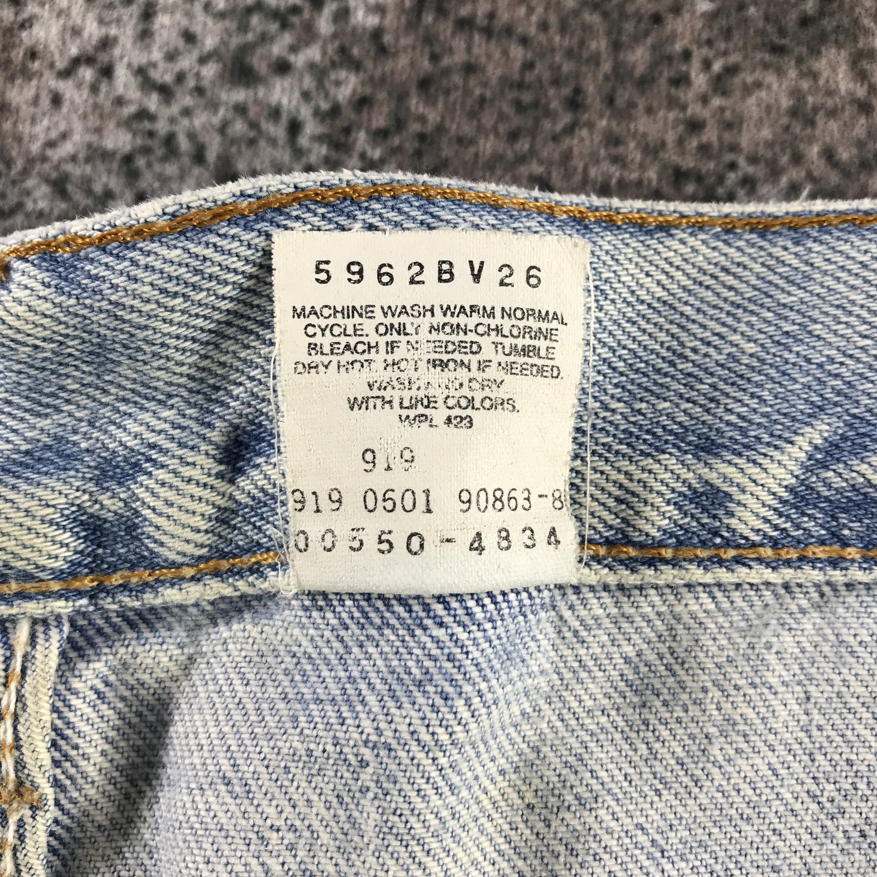 Levi's Vintage Levis 550 Jeans Relaxed Fit Denim KJ3358 Size US 34 / EU 50 - 12 Thumbnail