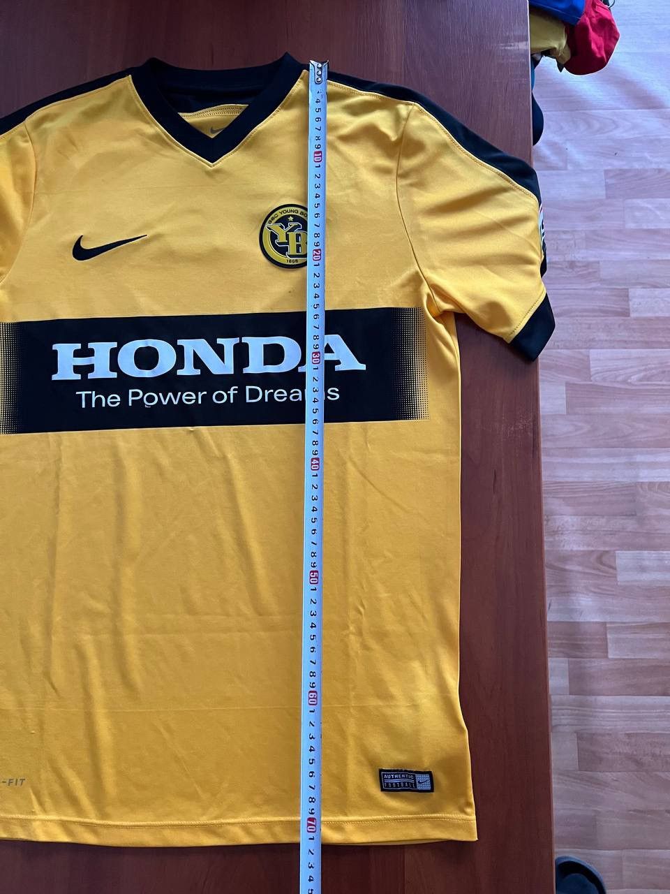 Nike 2016/17 BSC YOUNG BOYS HOME SOCCER JERSEY FOOTBALL SHIRT M Size US M / EU 48-50 / 2 - 20 Thumbnail