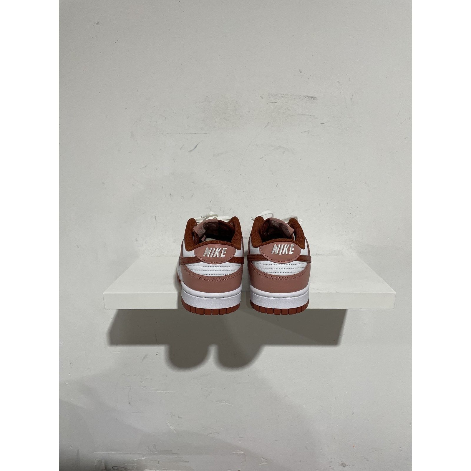 Nike NIKE DUNK LOW RED STARDUST SIZE 5 NEW Size US 5 / EU 37 - 3 Thumbnail