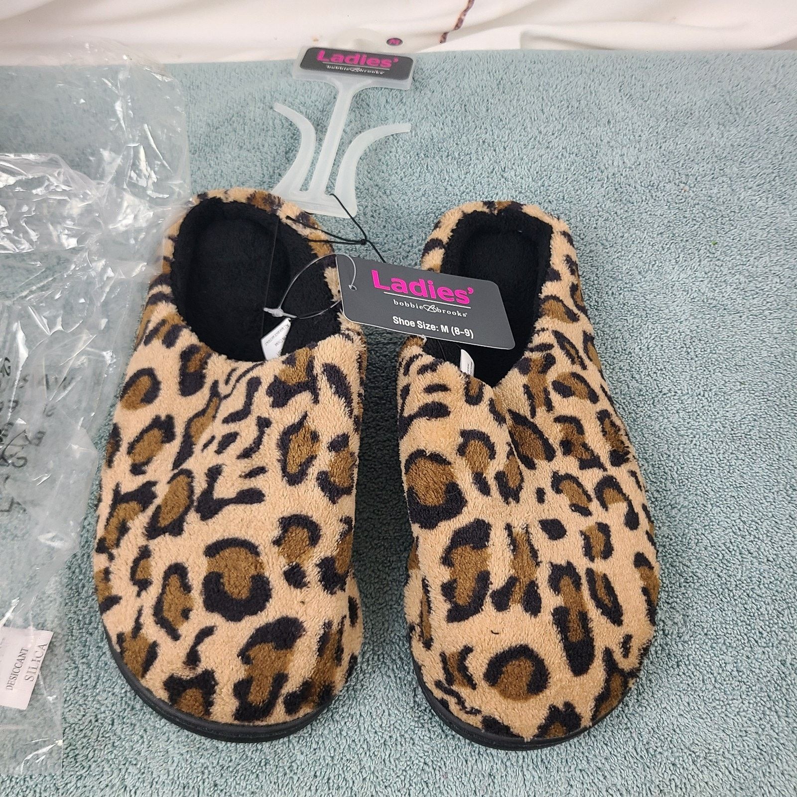 Bobbies Paris Bobbie Brooks Ladies Slippers Cheetah/ Small (8-9) Med Size US 8 / IT 38 - 1 Thumbnail