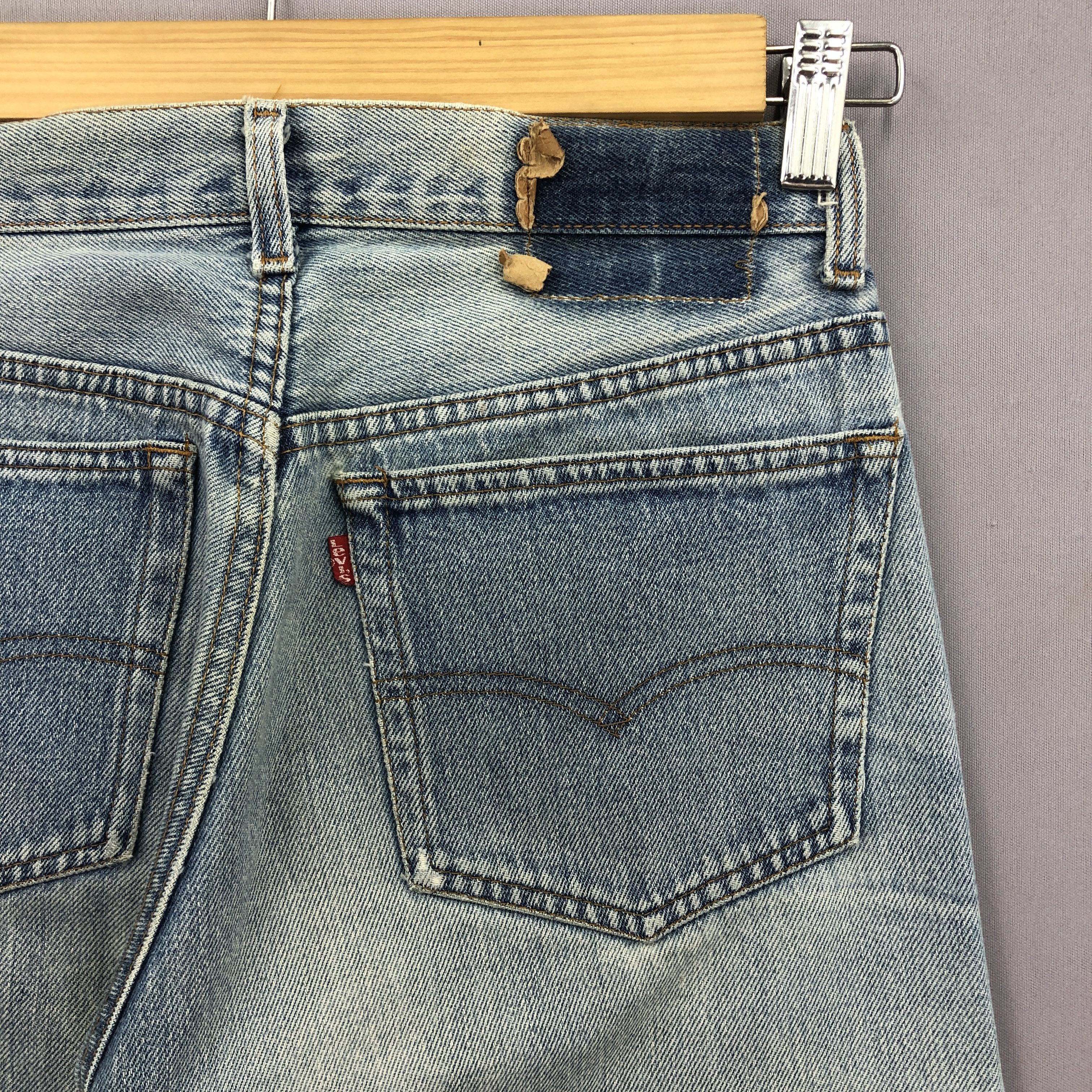 Levi's Vintage Levis 501 Faded Jeans Levi's Light Wash Ripped Denim Size 26" / US 2 / IT 38 - 5 Thumbnail
